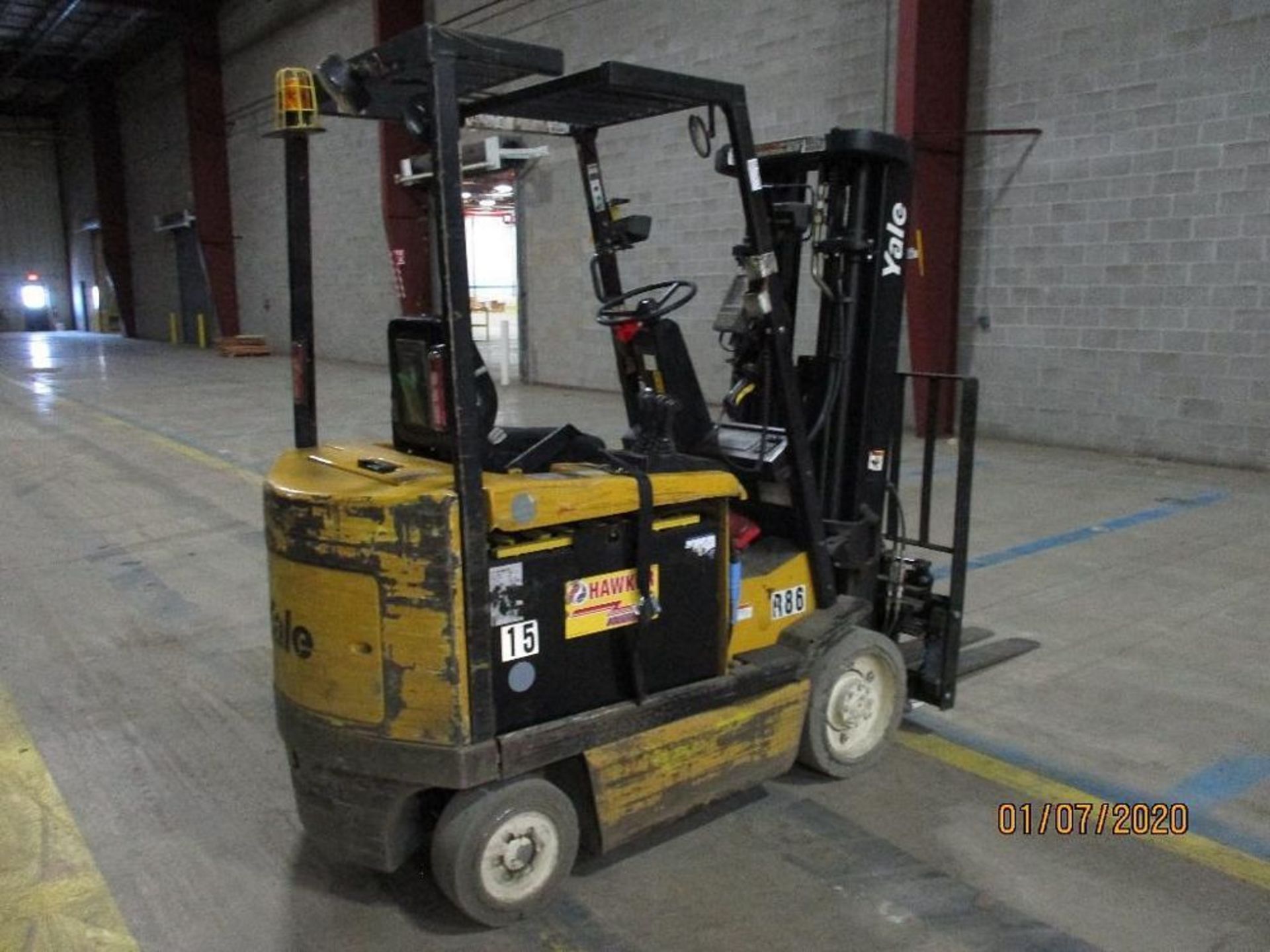 Yale Electric Forklift (R86) Double Mast, Side Shift, Auto Adjust 46" Forks, Approx. Height Reach 19 - Image 3 of 8