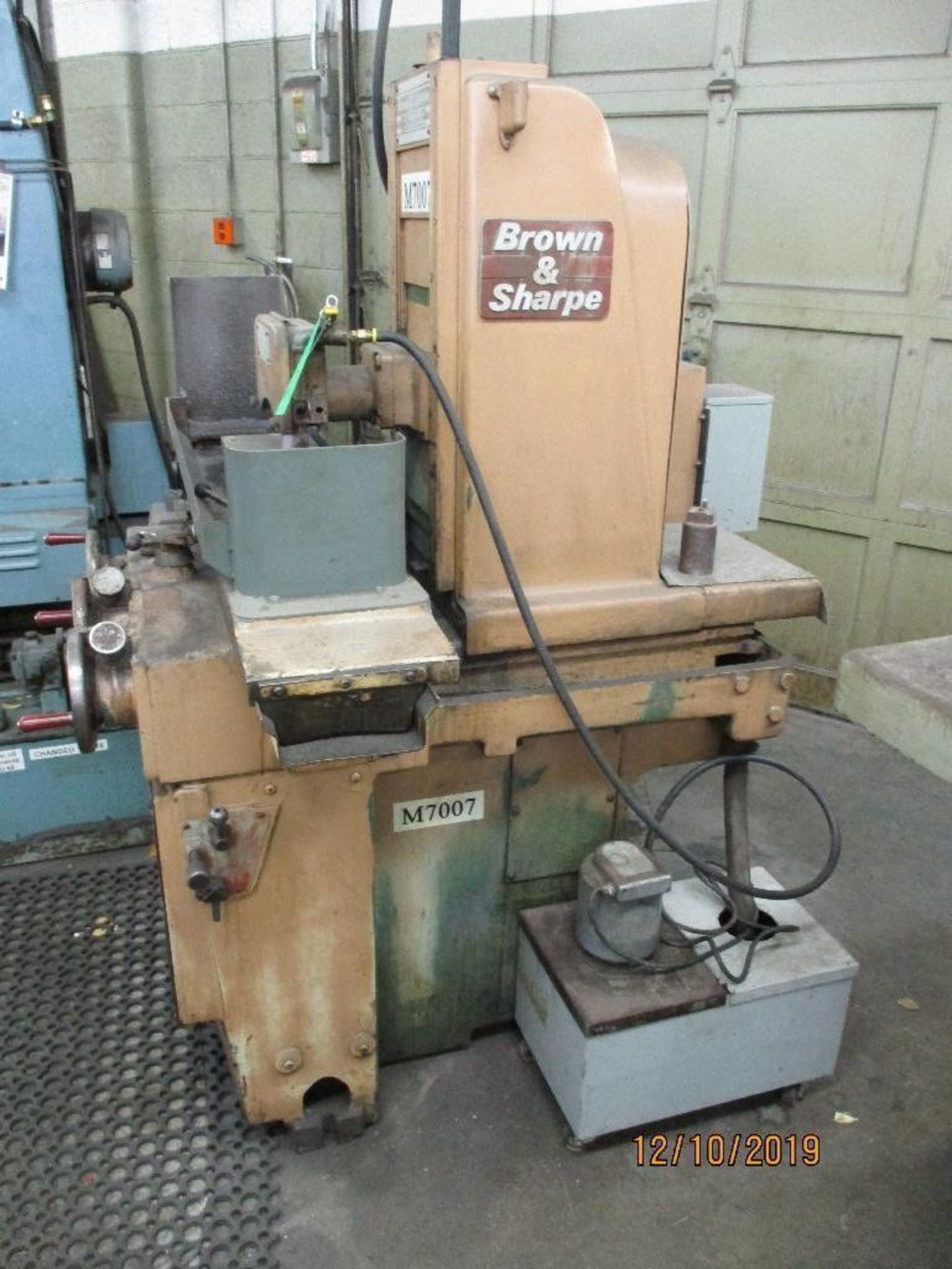 Brown And Sharpe Surface Grinder, Power Feed Bed, 18" x 6" Magnetic Chuck, M/N 618 S/N 523-6181-5718 - Image 2 of 8