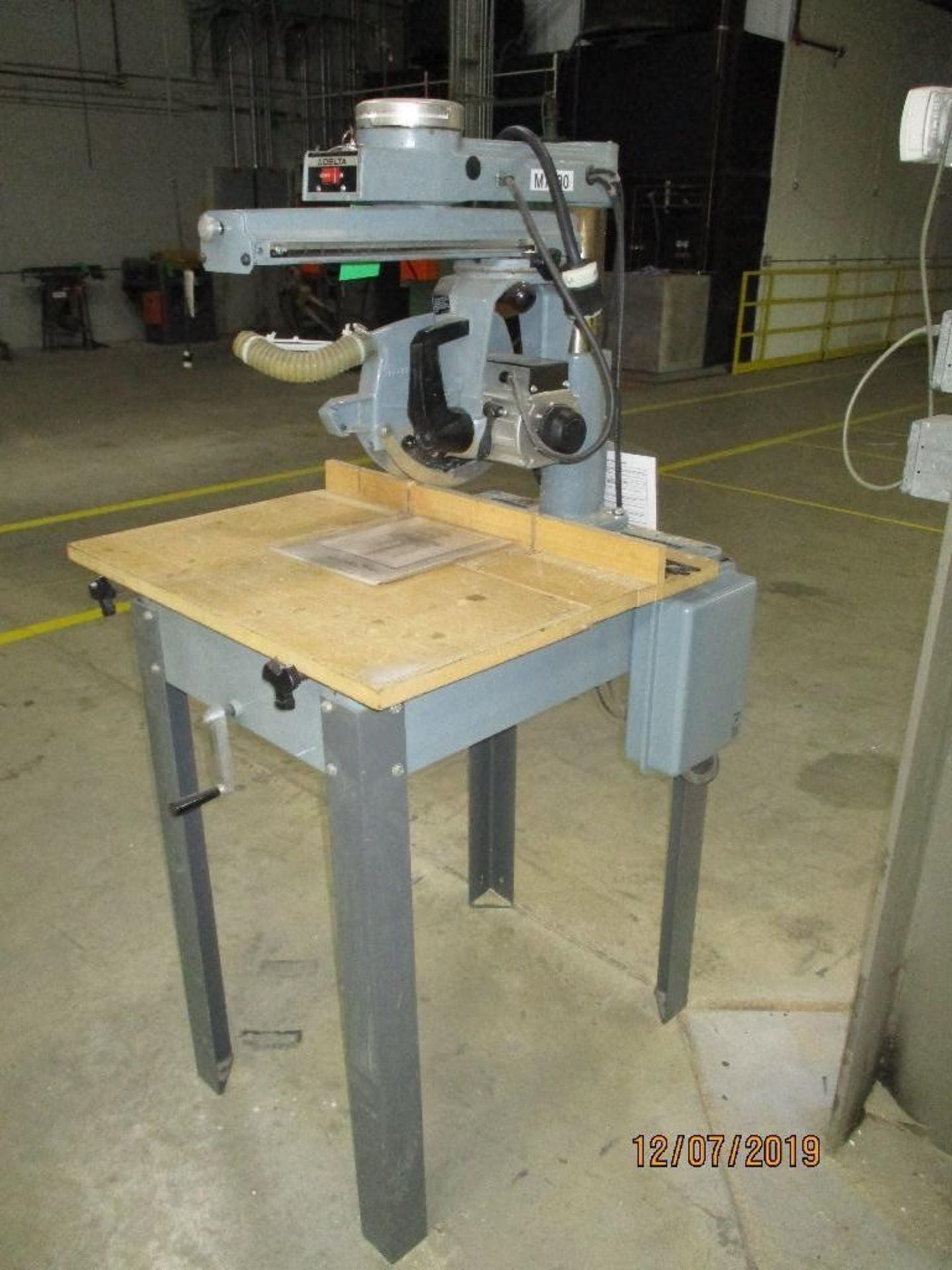 Delta 12" Radial Arm Saw M/N 33-890 S/N 98A90205 - Image 2 of 8