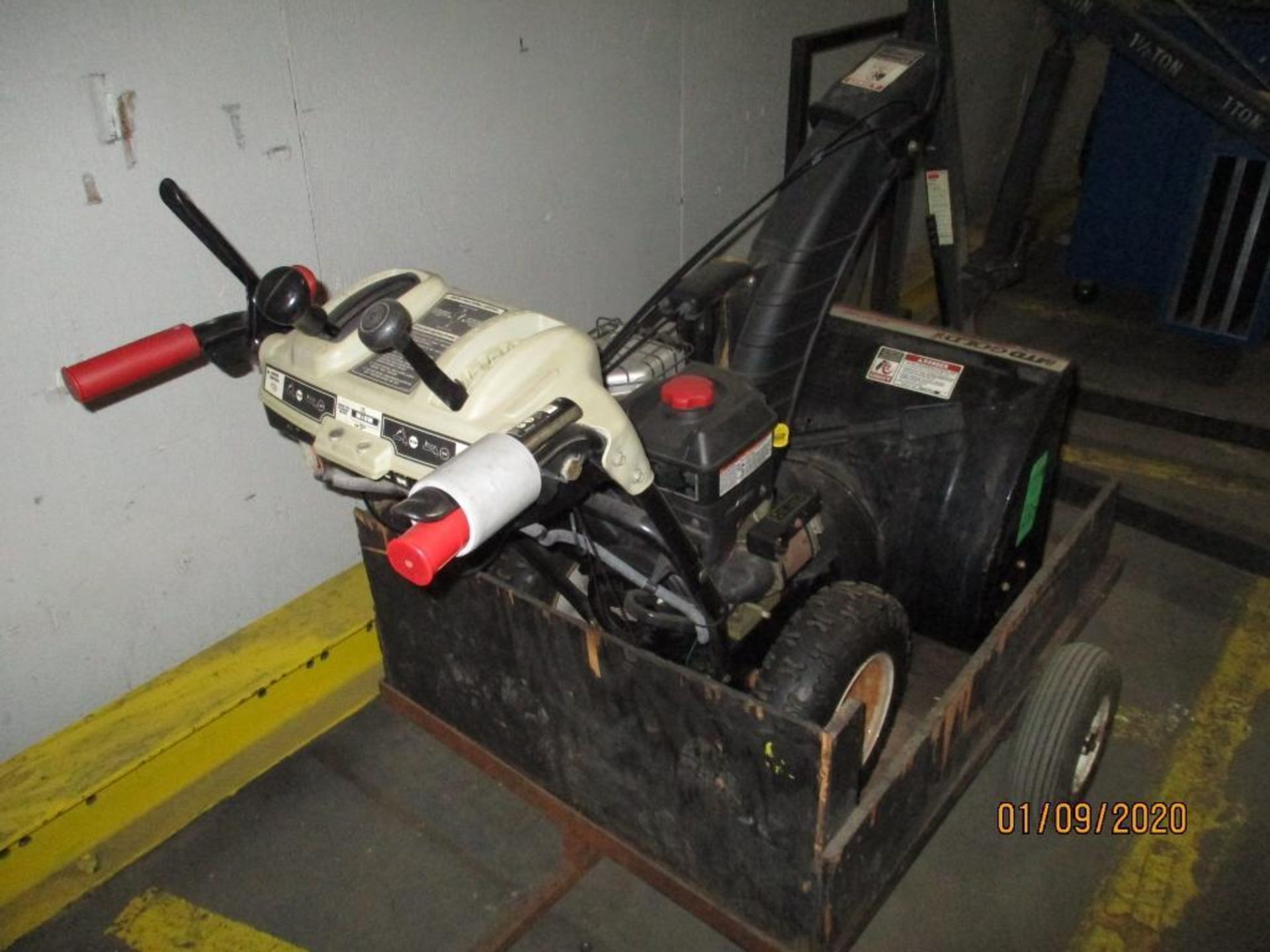 MTD Gold Electric Start Snow Blower, 28" Clearing Width, 4-Way Chute Control, 305cc Briggs & Stratto - Image 3 of 5