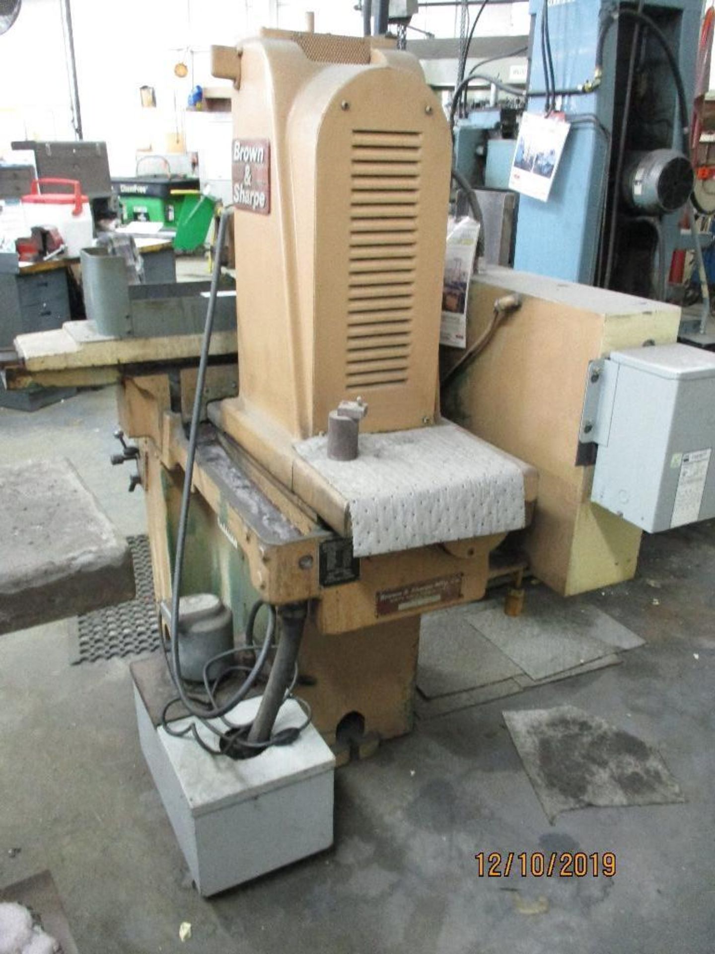 Brown And Sharpe Surface Grinder, Power Feed Bed, 18" x 6" Magnetic Chuck, M/N 618 S/N 523-6181-5718 - Image 3 of 8