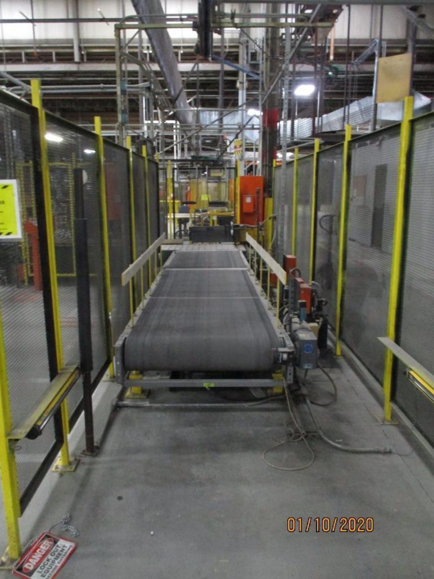 Safety Cage And Floor Conveyor, No Chain Conveyor - Image 5 of 5