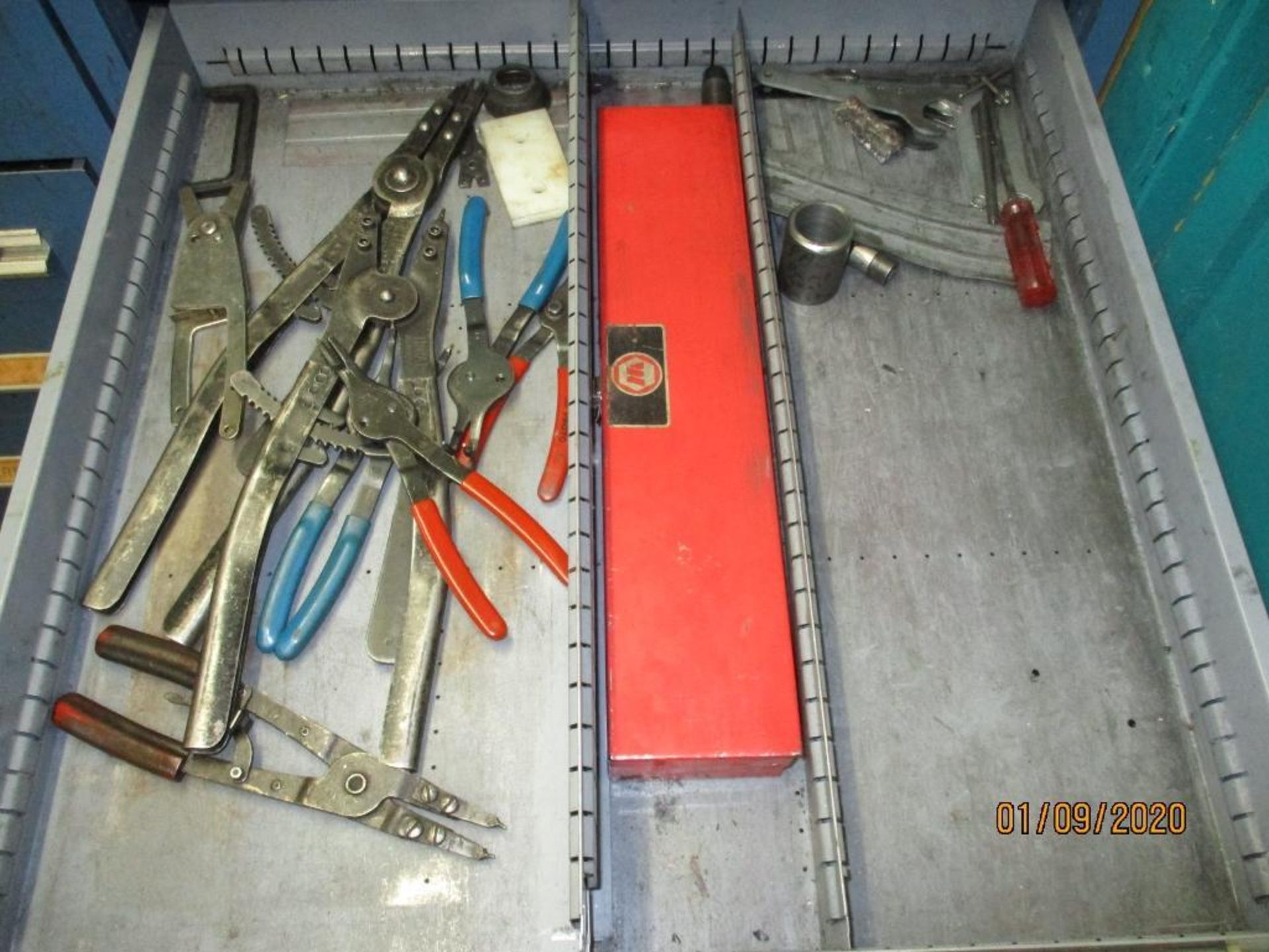 Eight Drawer Vidmar Cabinet Plus Contents Of Tools, Sockets, Wire Brushes, Grease Guns Etc. - Image 4 of 9