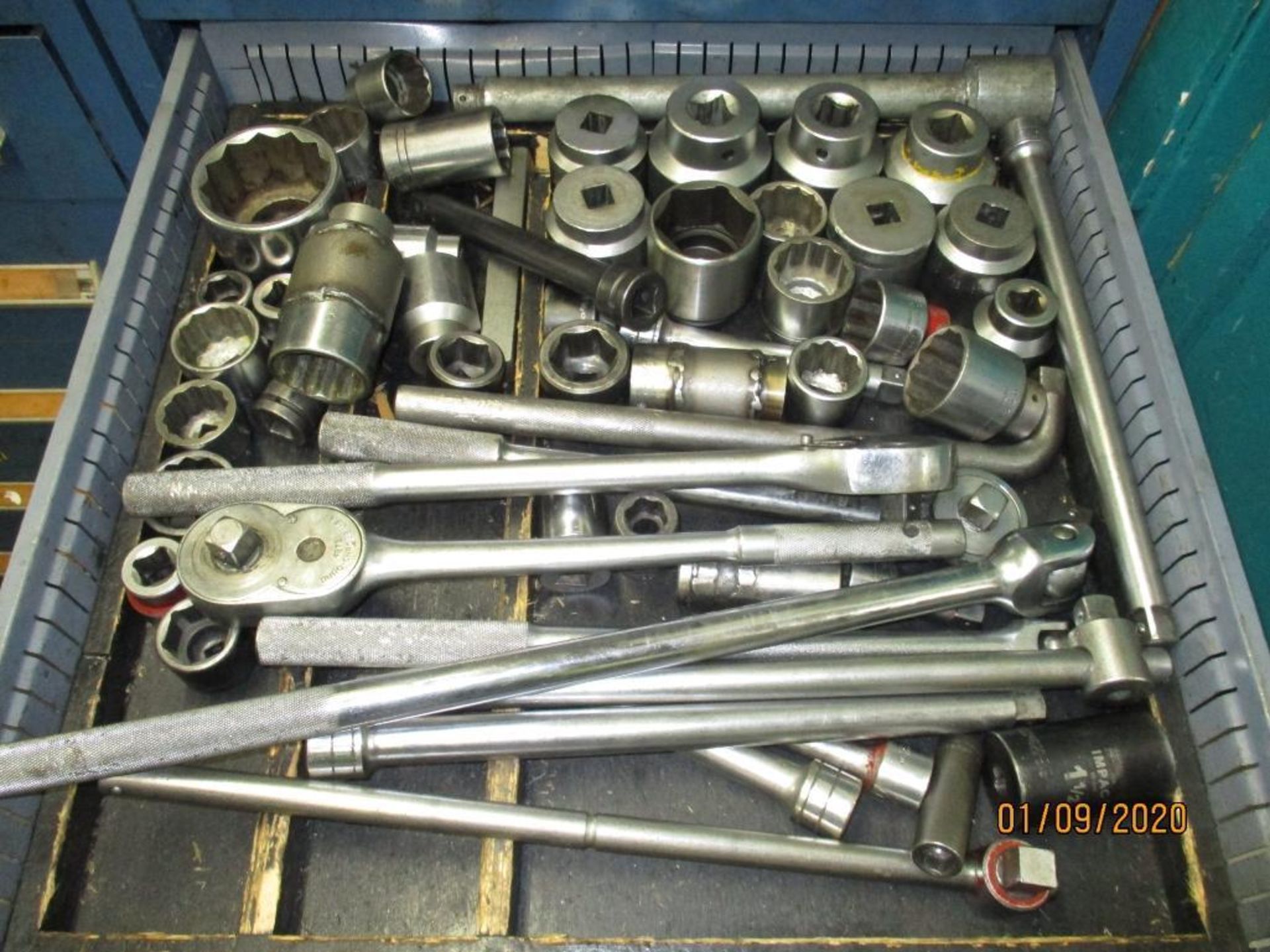 Eight Drawer Vidmar Cabinet Plus Contents Of Tools, Sockets, Wire Brushes, Grease Guns Etc. - Image 5 of 9