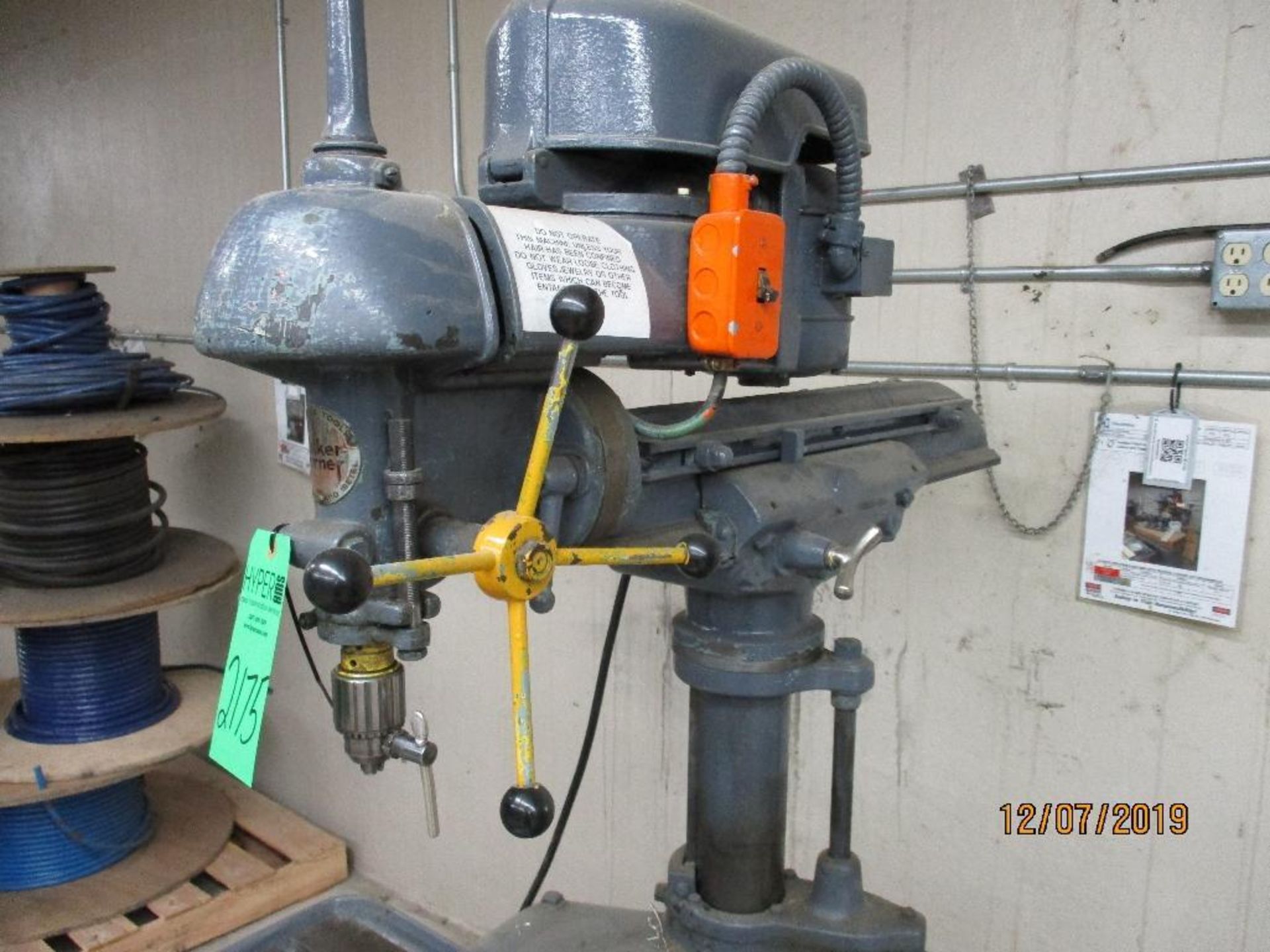 Walker Turner Radial Drill Press, 1/2hp, 33 Taper 1/2" Capacity Chuck, 30" x 22" T-Slot Bed - Image 3 of 6