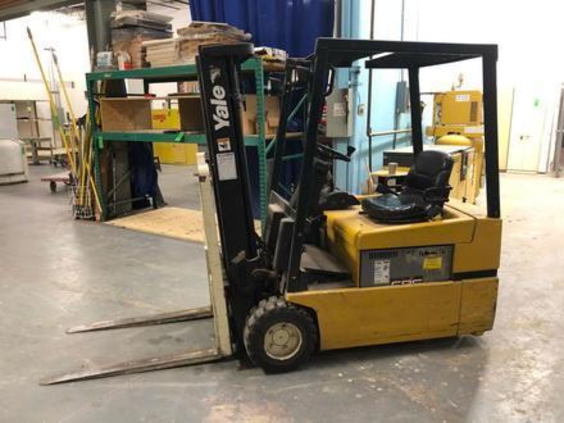 Yale 3,700 Electric Forklift Truck * please inspect not taking a charger * - Image 3 of 17