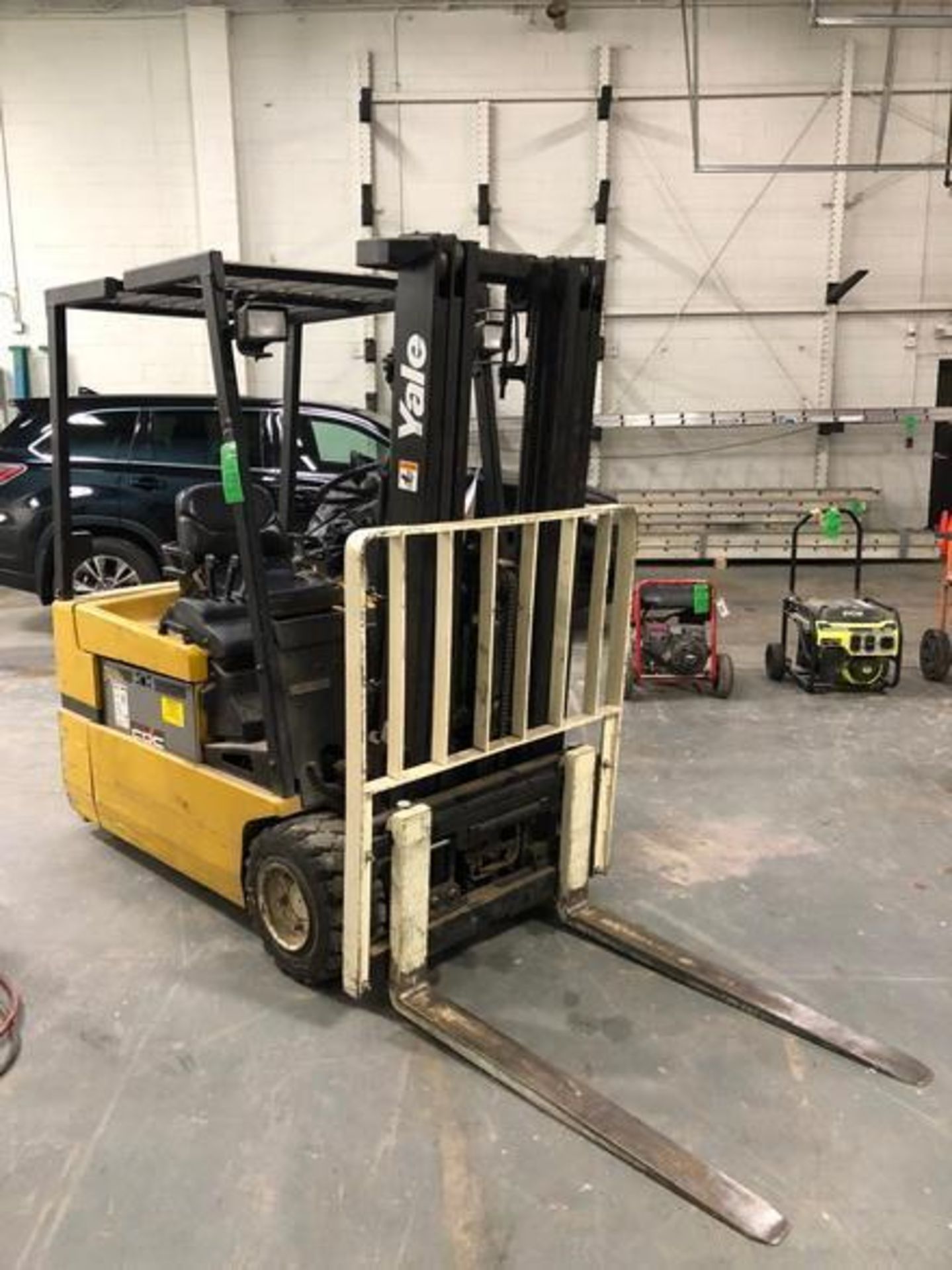 Yale 3,700 Electric Forklift Truck * please inspect not taking a charger *