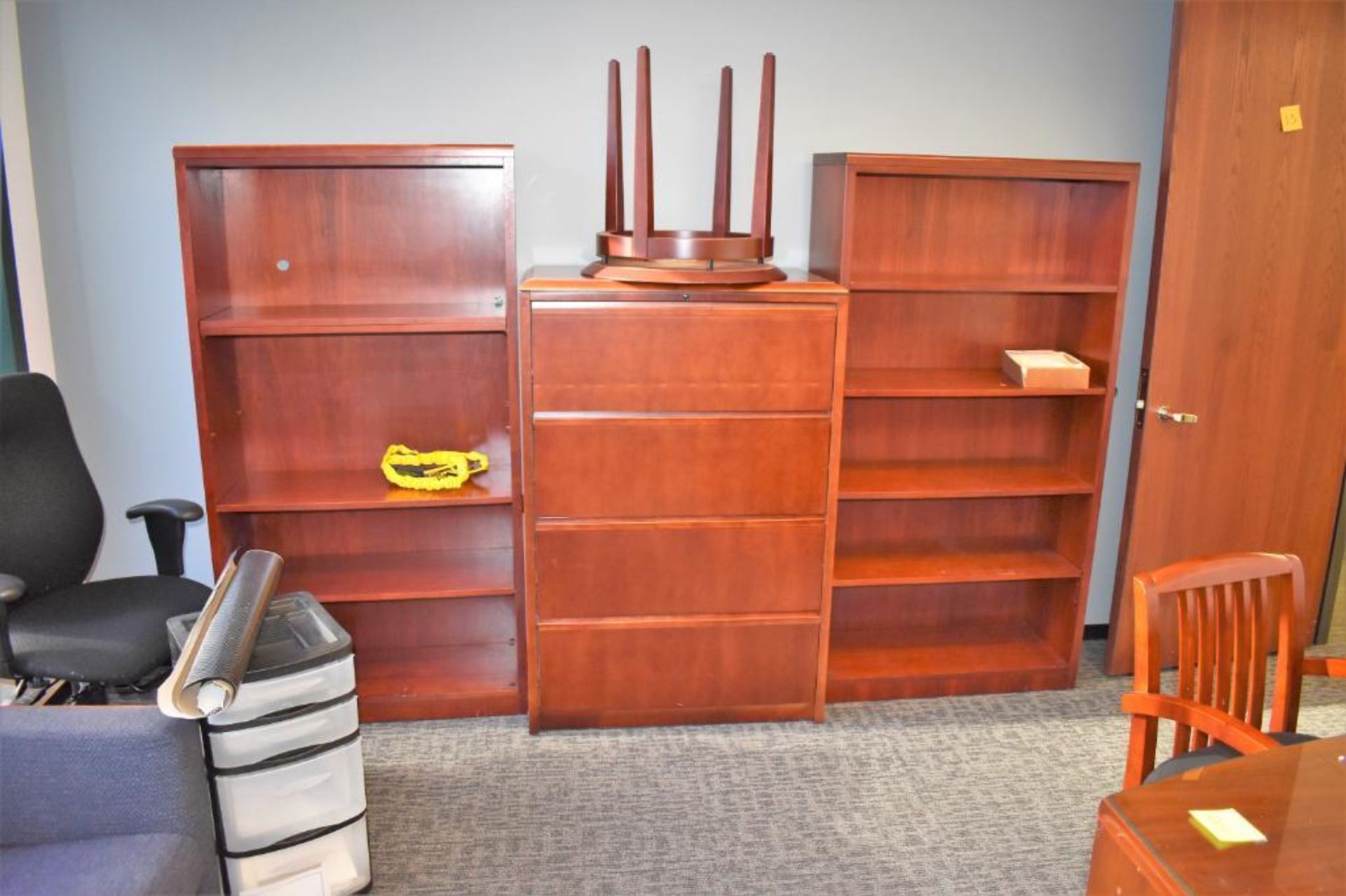 Executive Office Suite c/o: Wood Single Spindle Desk w/(2) Right Returns, Table Mounted Four Door St - Image 3 of 5