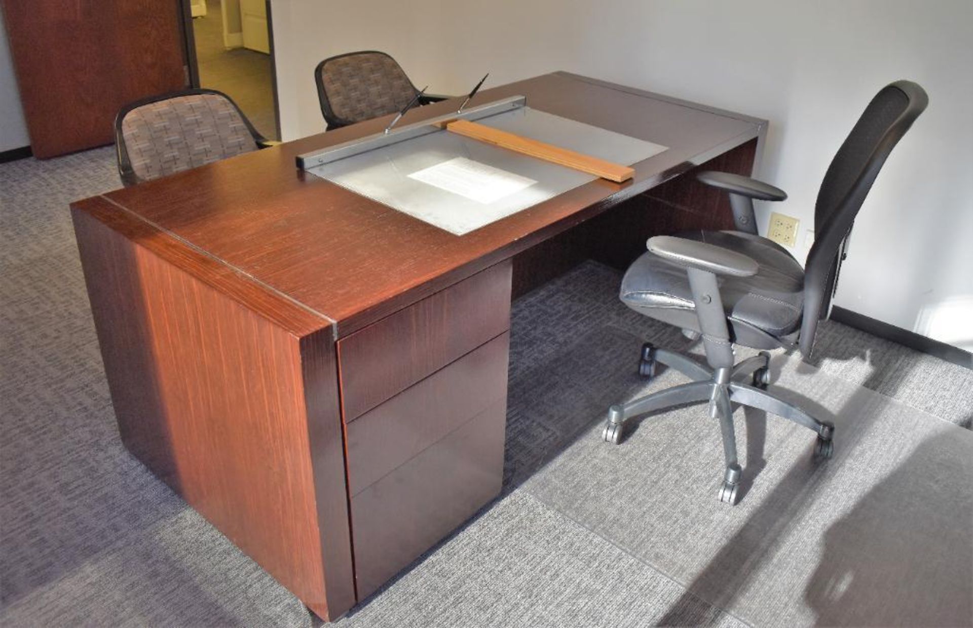 Office Suite c/o: Wood Frame Single Pedestal Desk, Wood Frame Mirrored Front Credenza, Plastic Frame - Image 2 of 3