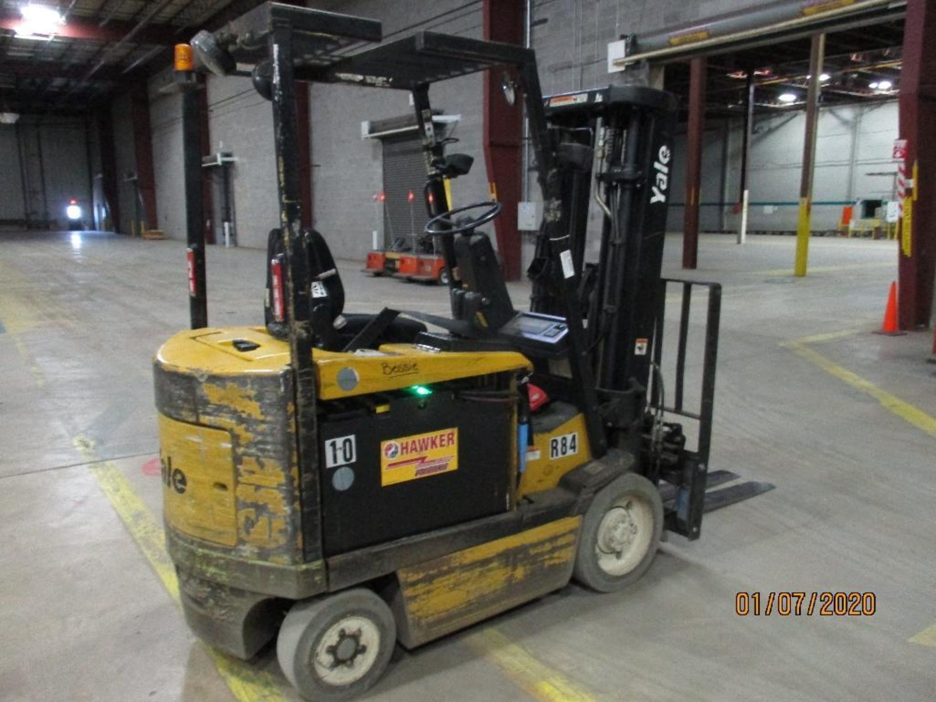 Yale Electric Forklift (R84) Double Mast, Side Shift, Auto Adjust 47" Forks, Approx. Height Reach 19 - Image 3 of 6