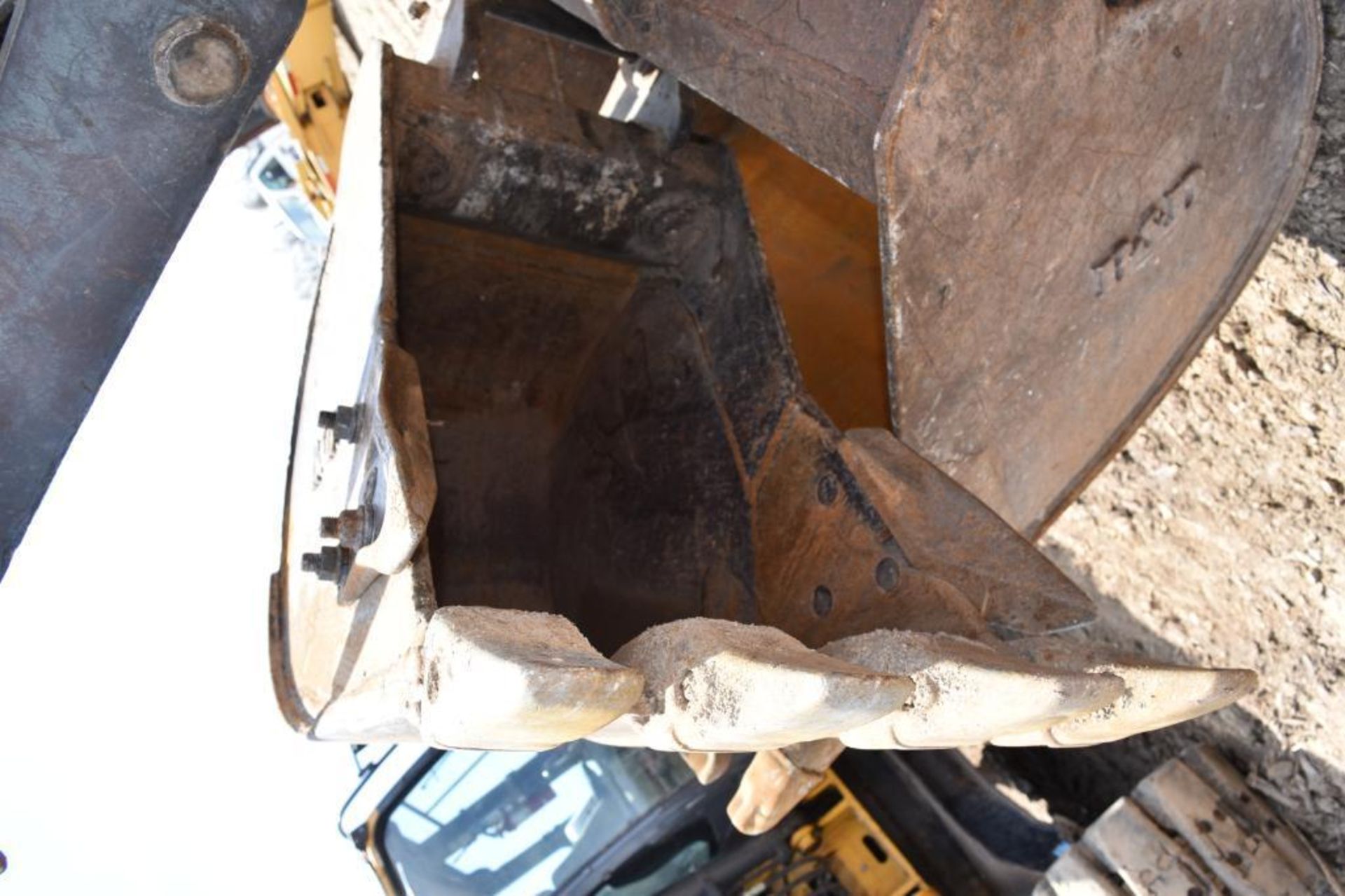 John Deere Model 135G Hydraulic Excavator S/N: 1FF135GXAEE400830 (2015) 1-24" Q/C Digging Bucket, 1- - Image 27 of 62