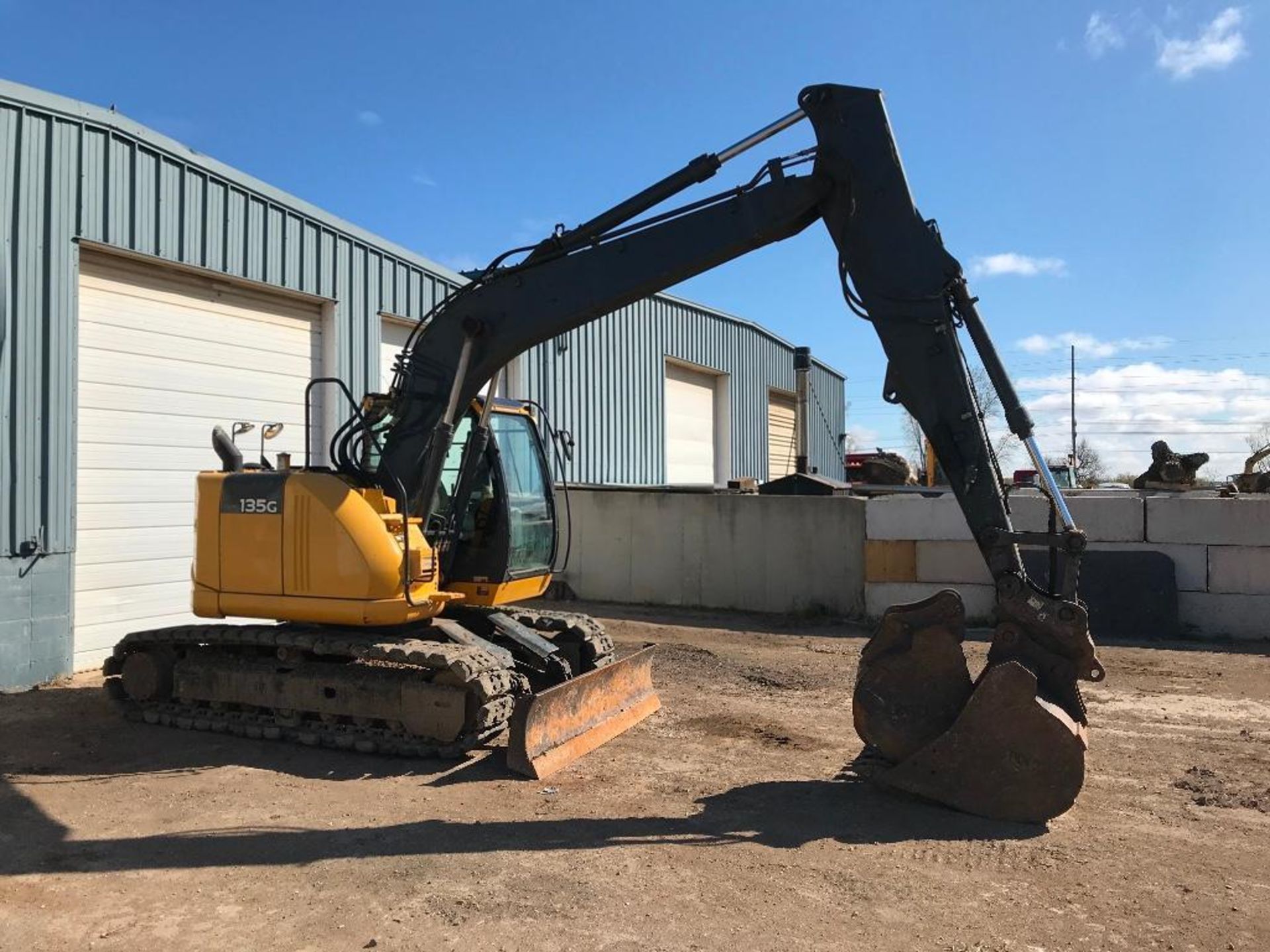 John Deere Model 135G Hydraulic Excavator S/N: 1FF135GXAEE400830 (2015) 1-24" Q/C Digging Bucket, 1- - Image 9 of 62