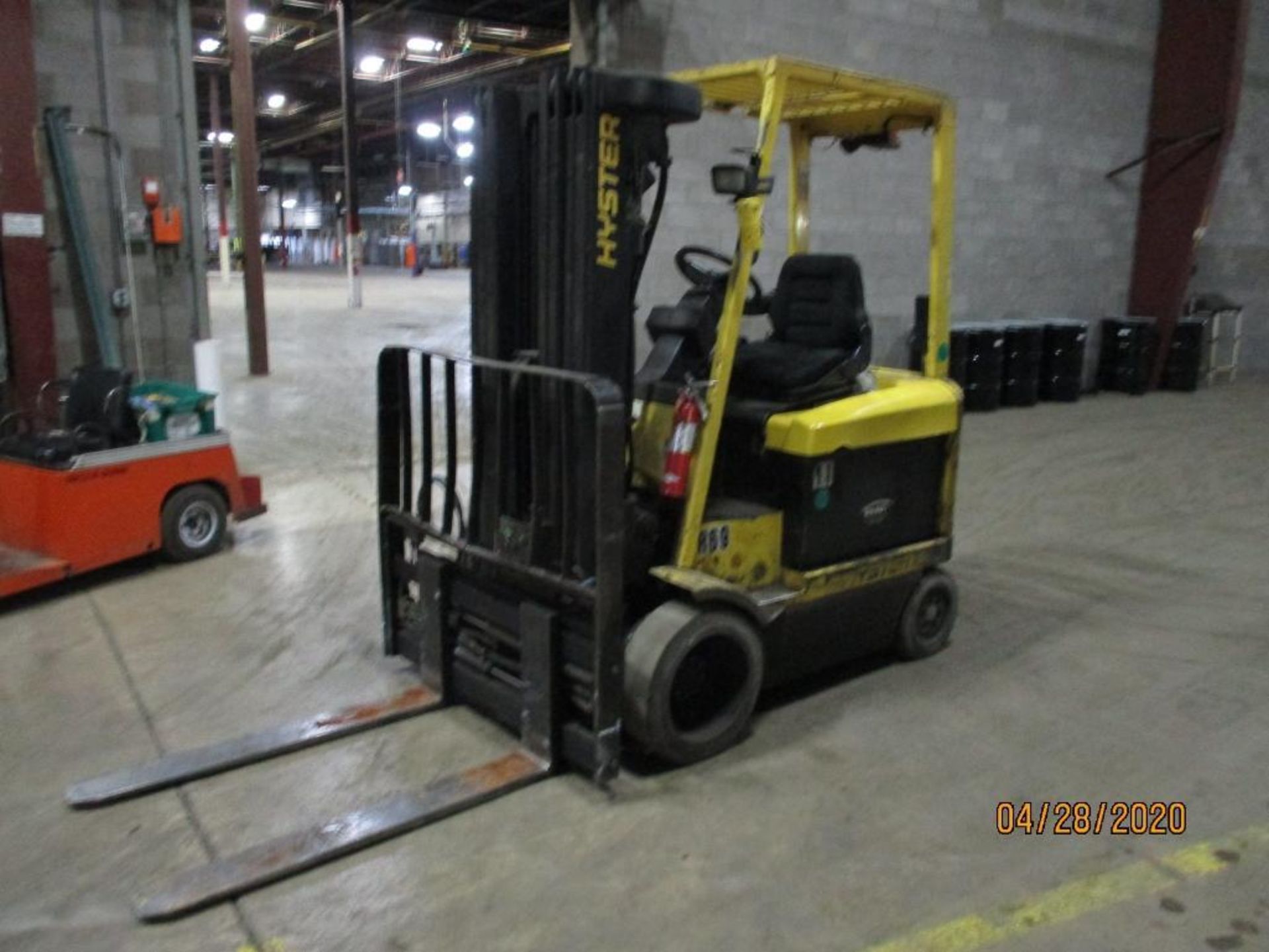 Hyster Electric Forklift (R69) Triple Mast, Side Shift, Auto Adjust 48" Forks, Approx. Height Reach
