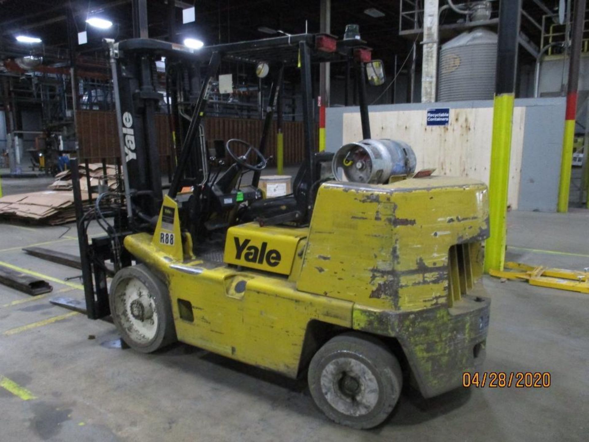 Yale LP Forklift (R88) Side Shift, Auto Adjust 48" Forks, Approx. Height Reach 133", 14,100lb Capaci - Image 4 of 7
