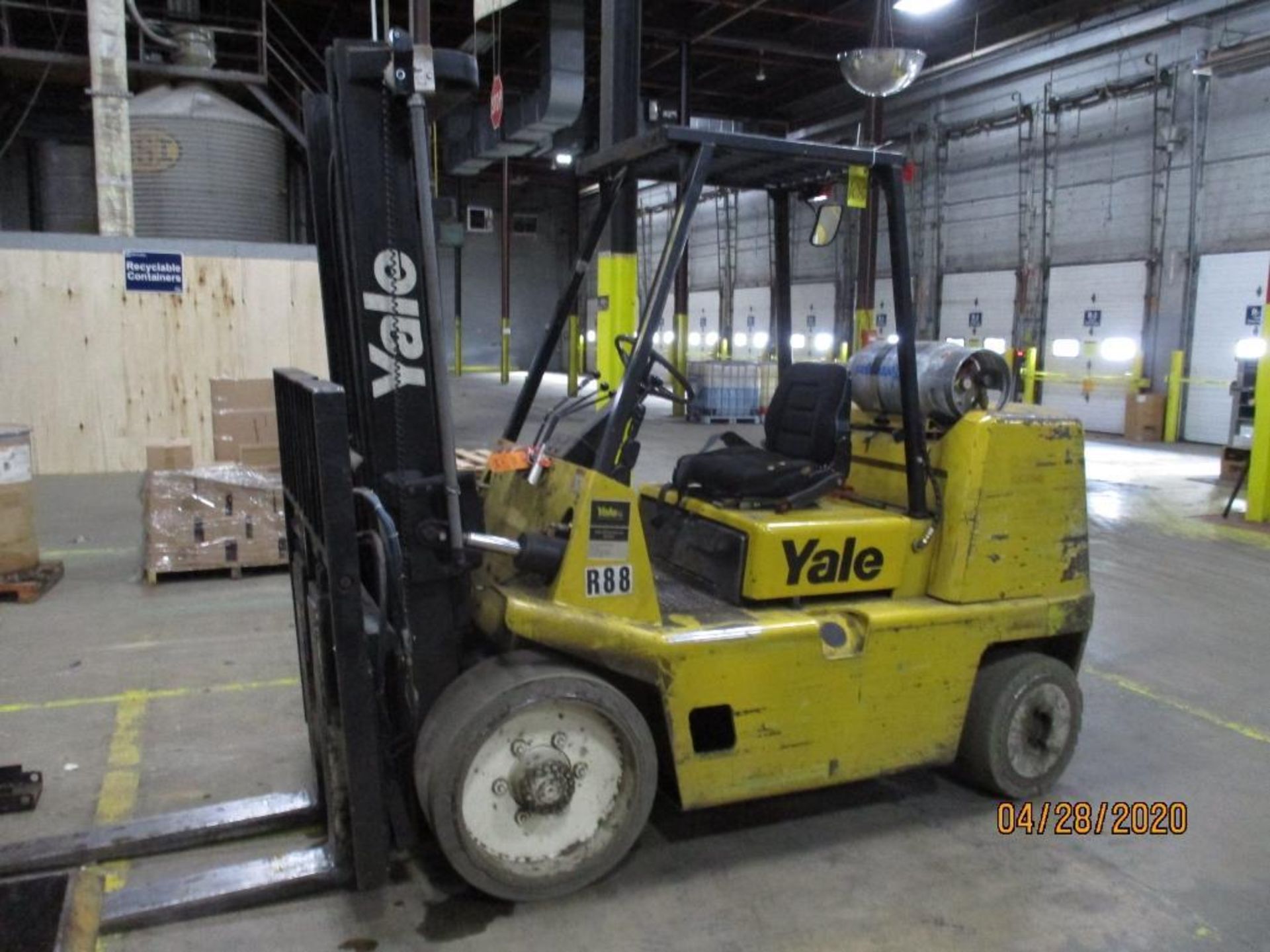 Yale LP Forklift (R88) Side Shift, Auto Adjust 48" Forks, Approx. Height Reach 133", 14,100lb Capaci