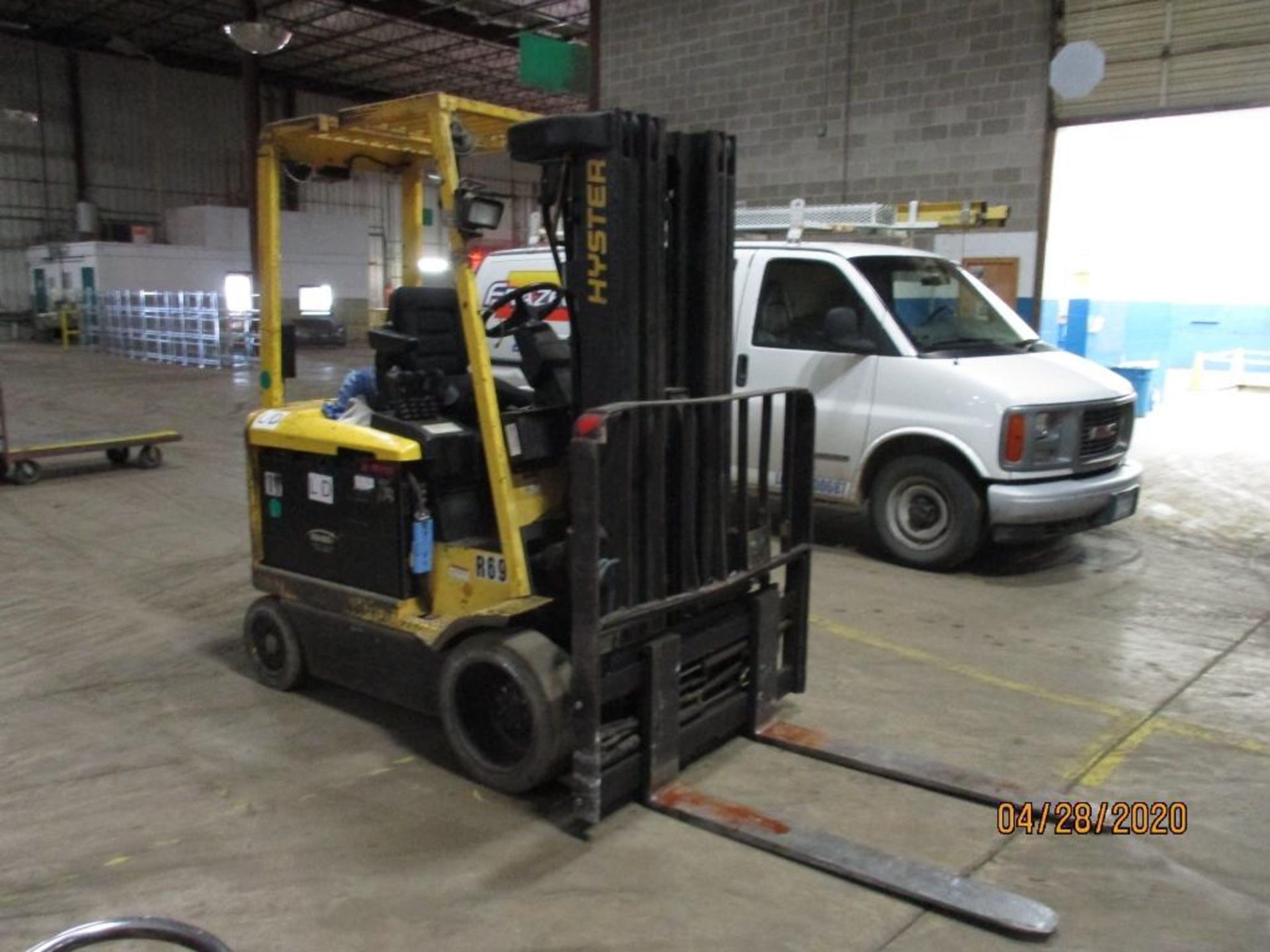 Hyster Electric Forklift (R69) Triple Mast, Side Shift, Auto Adjust 48" Forks, Approx. Height Reach - Image 2 of 6