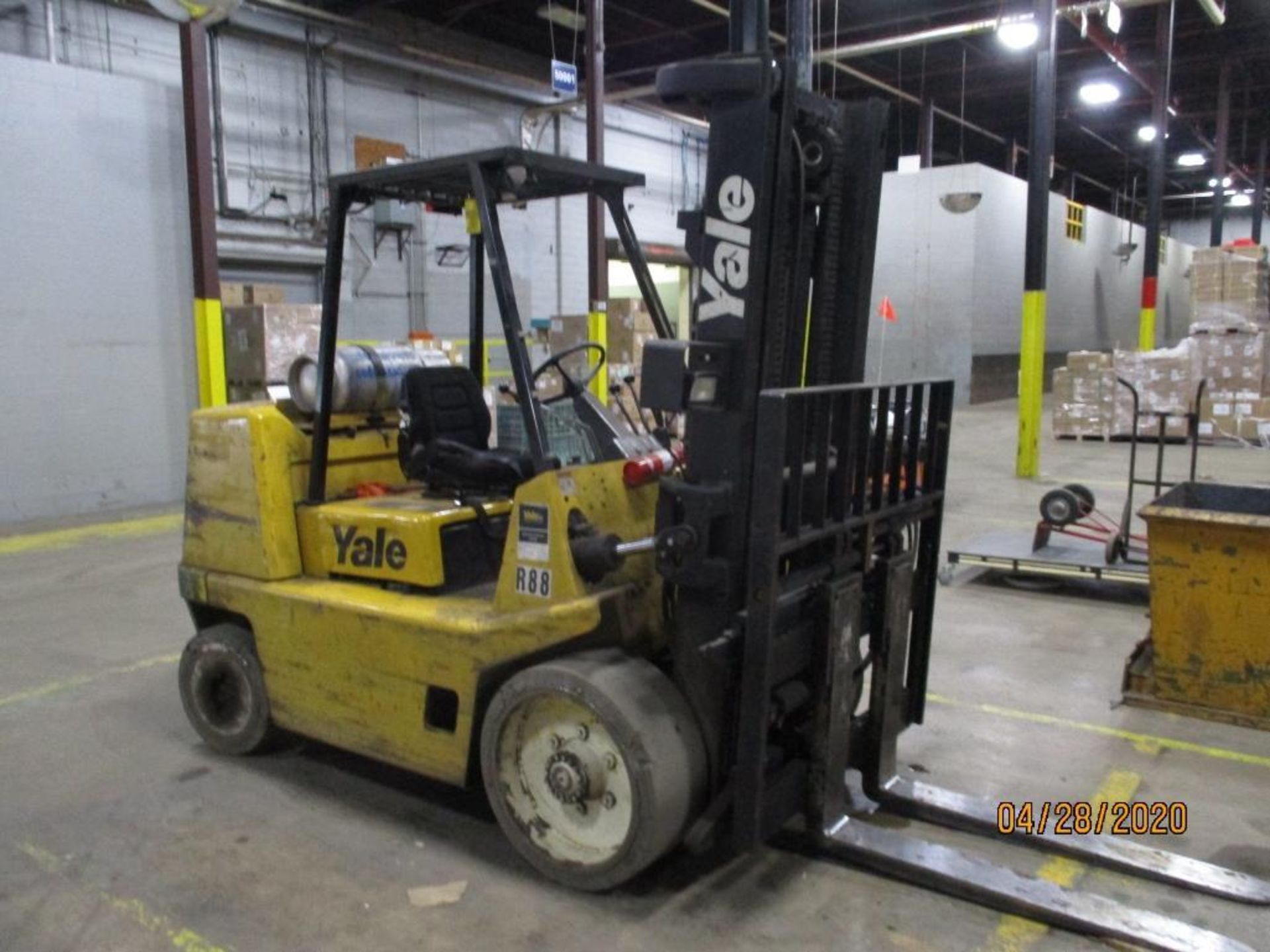 Yale LP Forklift (R88) Side Shift, Auto Adjust 48" Forks, Approx. Height Reach 133", 14,100lb Capaci - Image 2 of 7