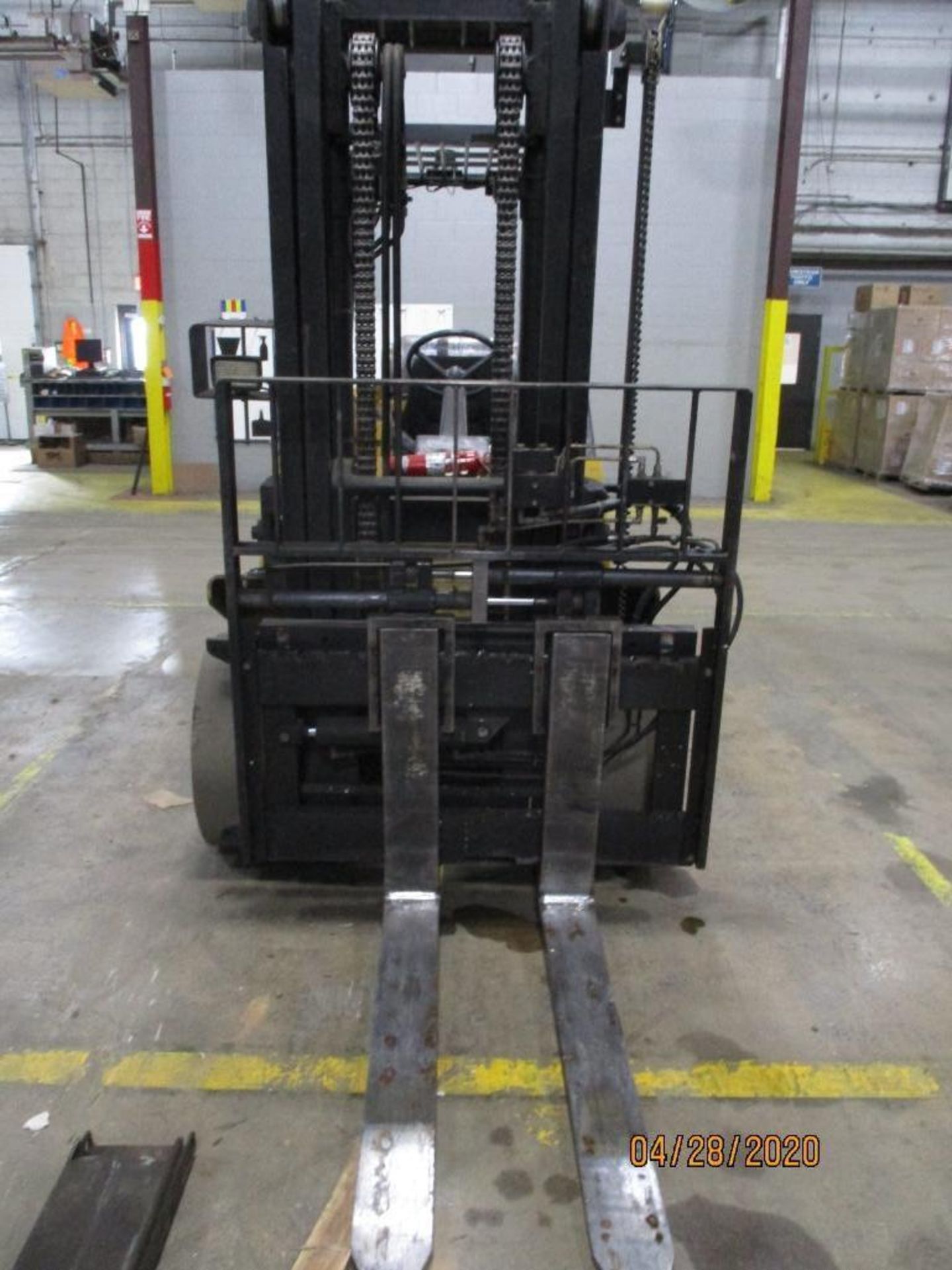 Yale LP Forklift (R88) Side Shift, Auto Adjust 48" Forks, Approx. Height Reach 133", 14,100lb Capaci - Image 5 of 7