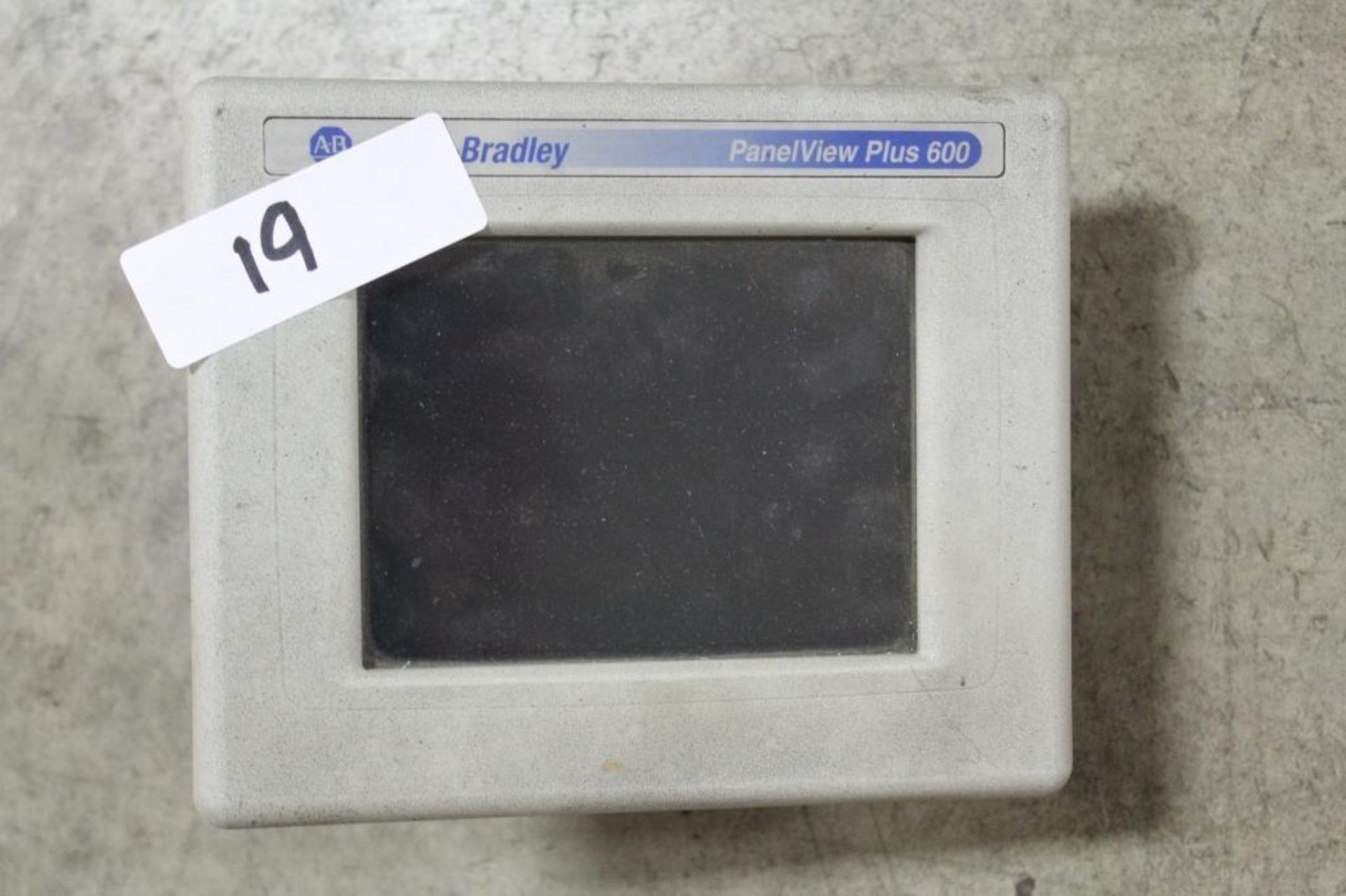 Allen-Bradley 2711P-T6C20A (cosmetic damage to case)