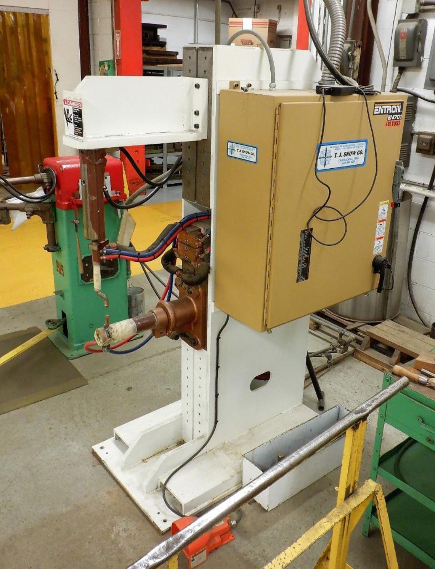 T.J. Snow 18" (est.) Slim Line Horn Style 100-KVA Pneumatic Aluminum Spot Welder S/N: 10NM1369 - Image 4 of 13