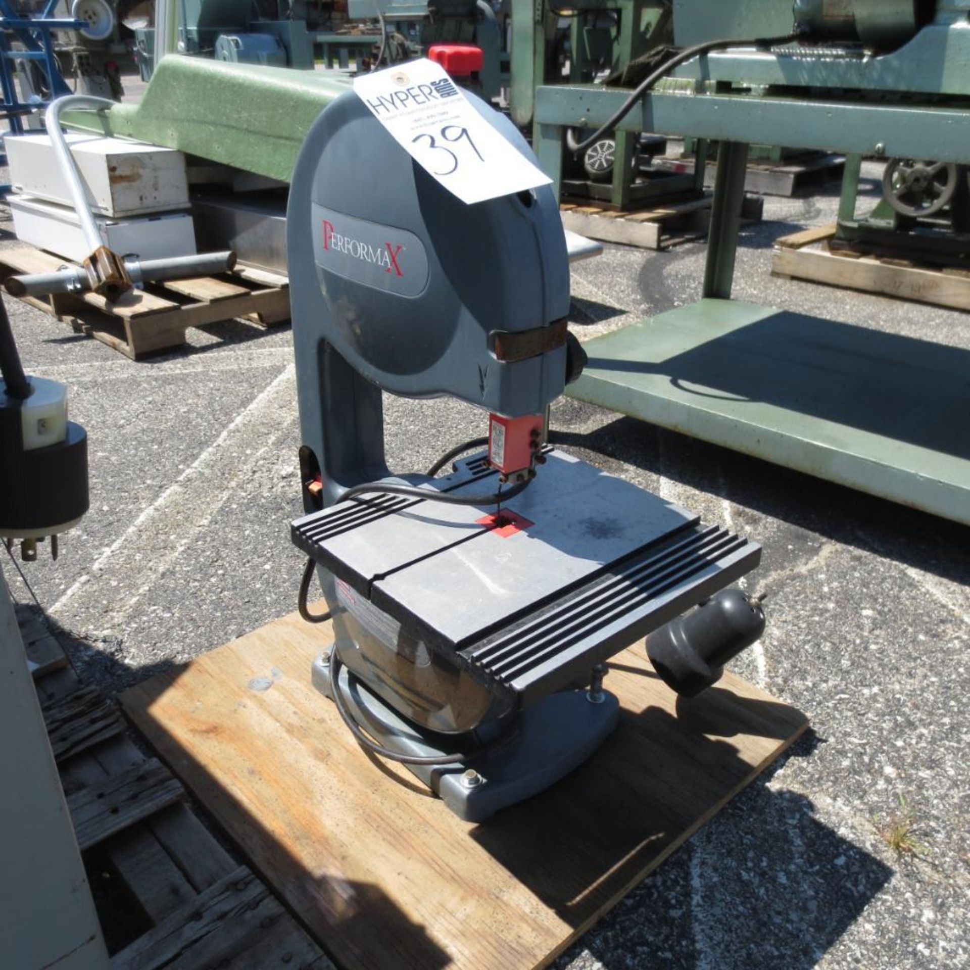 Performax 240-3730 Vertical Band Saw, 120V, 2.5 Amp, 3200 FPM, 1-1/8", 0-45" located at 707 Burlingt - Image 2 of 3