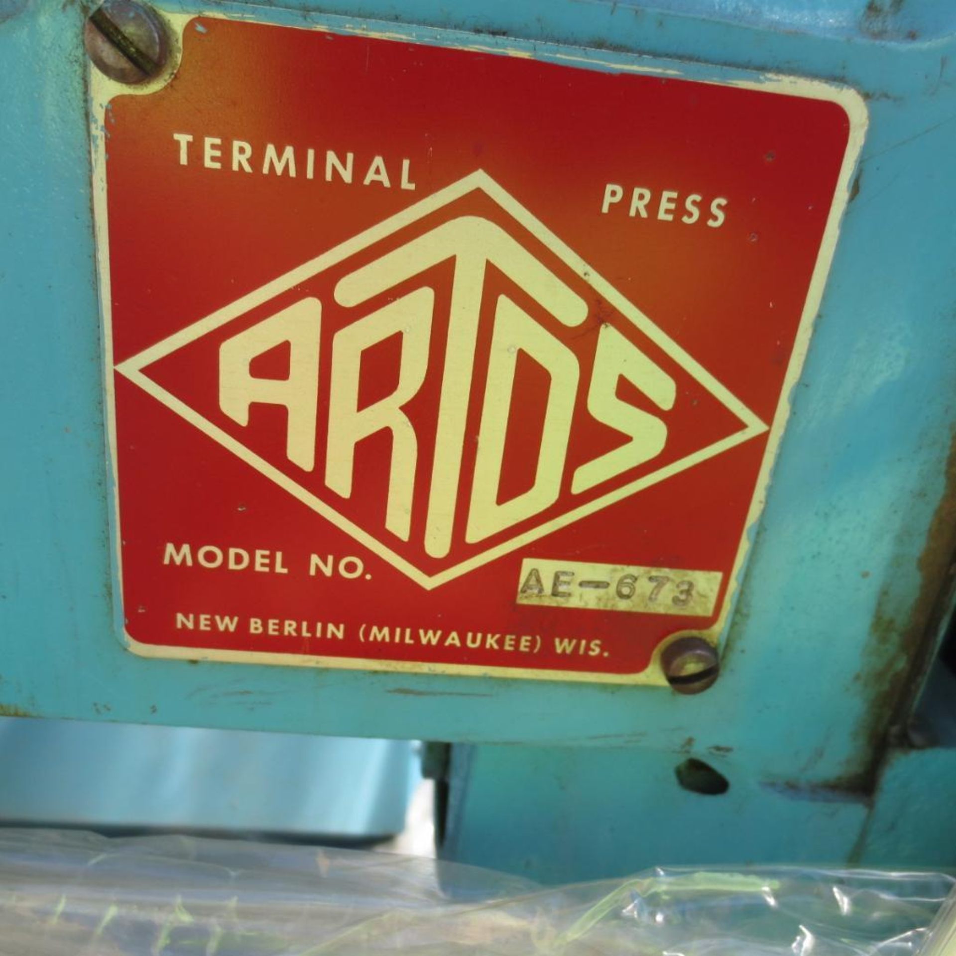 Artos AE-673 Wire Cutter Machine S/N: 29913, Mach. Type TA-20S located at 707 Burlington Ave Logansp - Image 3 of 4