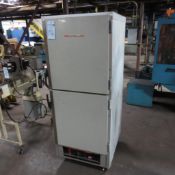 Metro Flavor Hold C199 Heat Cabinet S/N C199-HM2000, 2002 Year, 120V. Loading Fee is $25.00