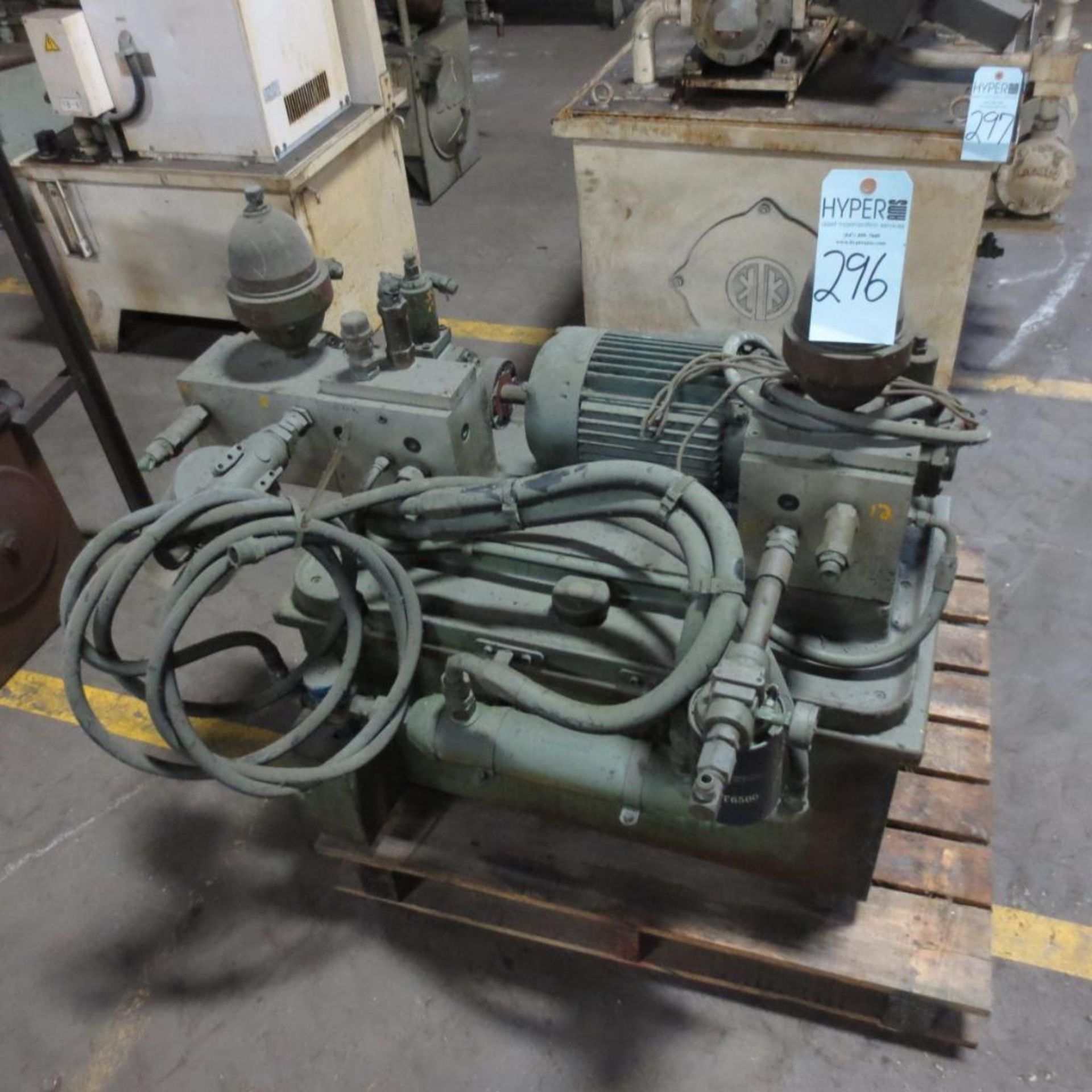 Hydraulic Pump / Tank. Loading Fee is $25.00