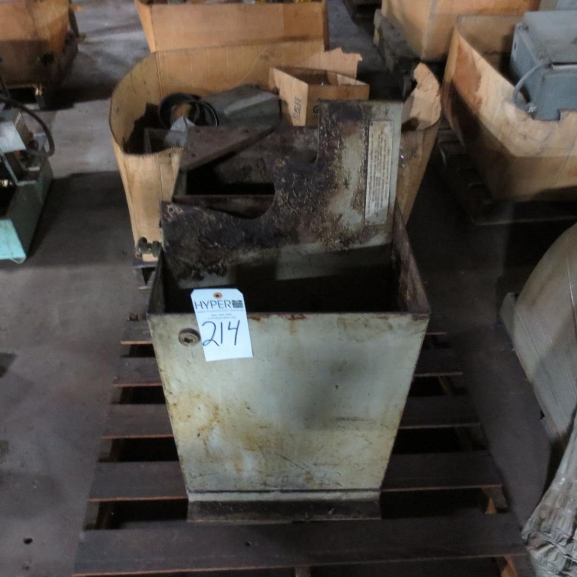Machine Parts and Tool Holders. Loading Fee is $100.00 - Image 2 of 6