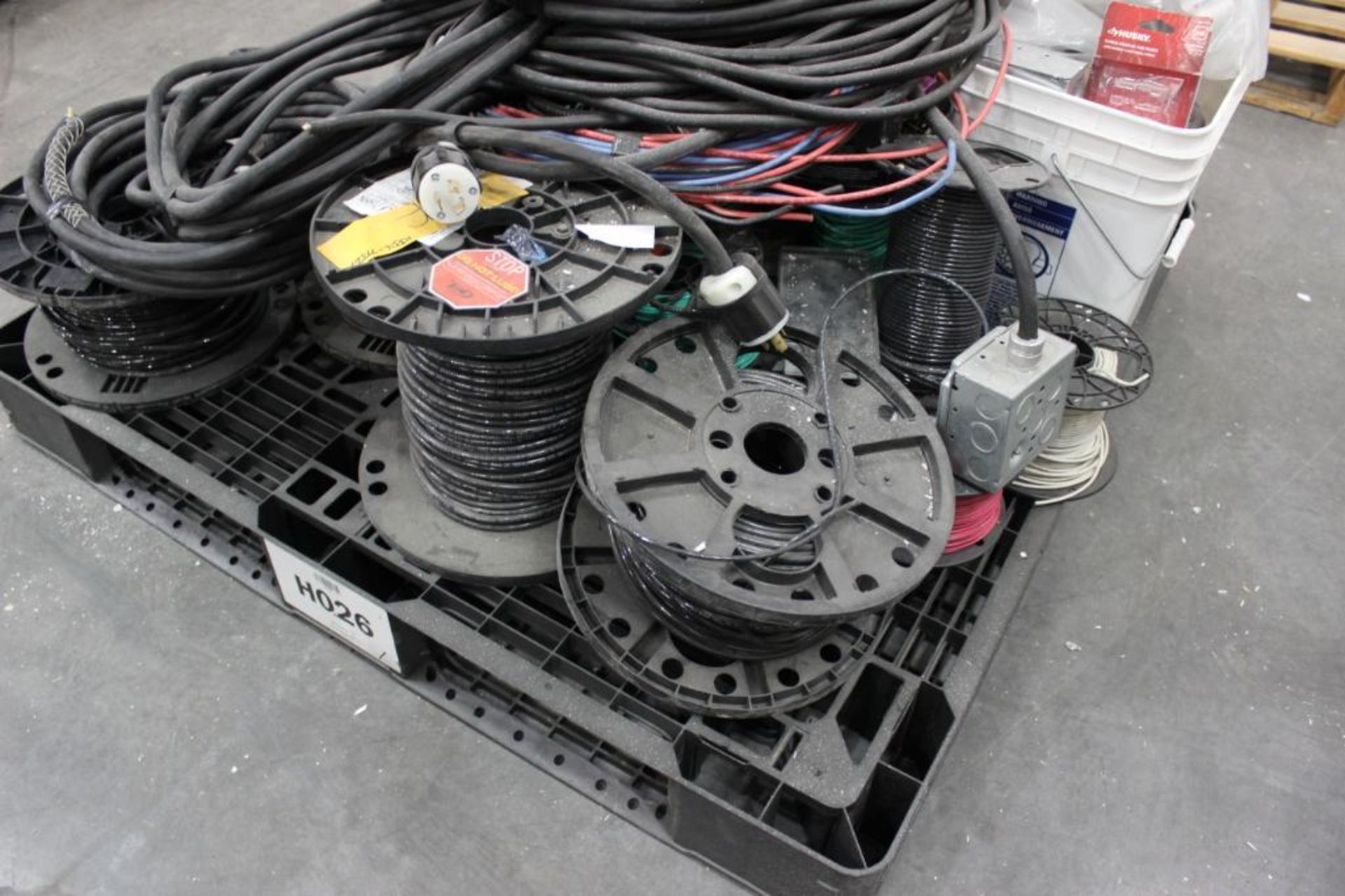 pallet of assorted wire & cords - Image 3 of 3