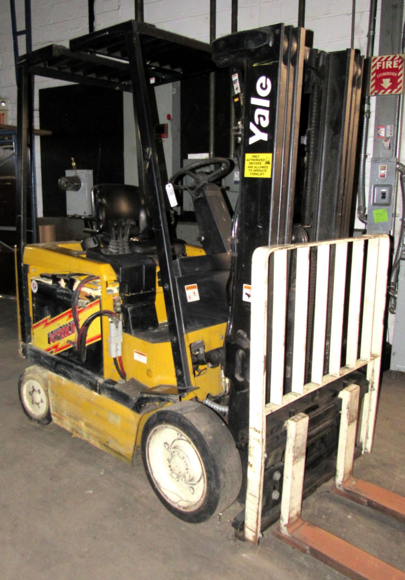 Yale Mod. ERCO50RGN36TE082 5000# Electric Forklift - S/N E108V15363Y,(New 2000) 189" Max. Lift, - Bild 8 aus 9