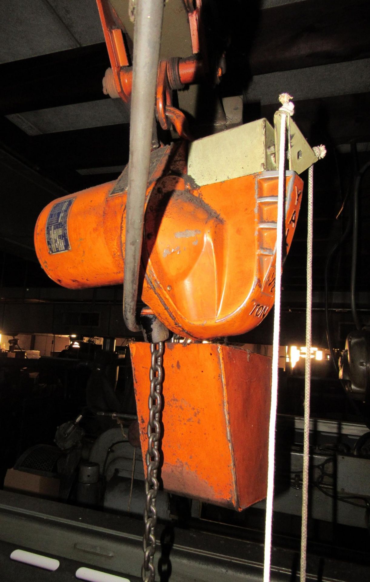 Yale 1/2 Ton Electric Hoist - 1HP, 220/3/60