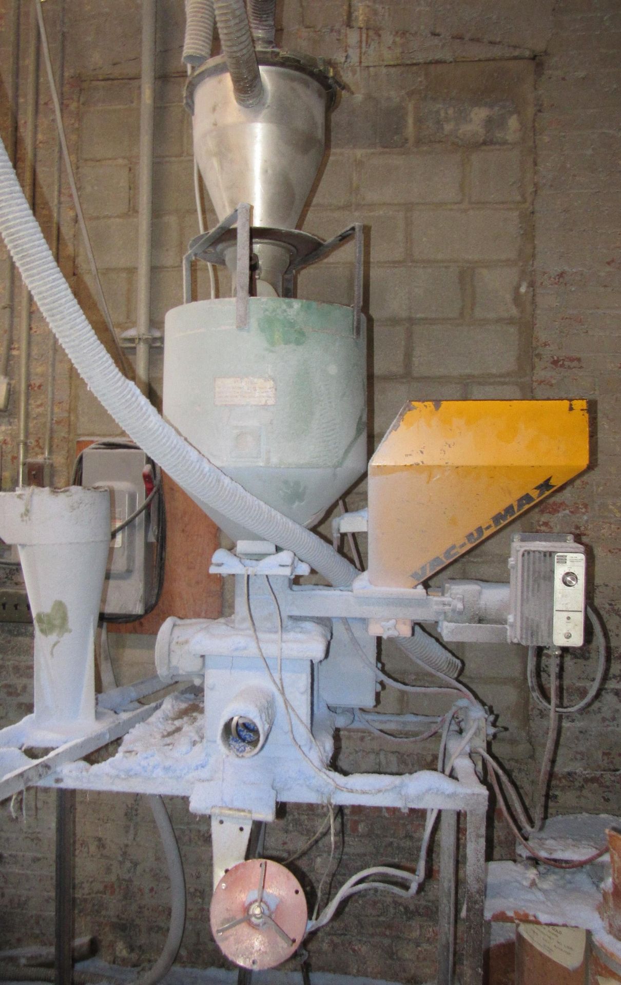 Vac-U-Max Color Feed Mixer Hopper Feeder