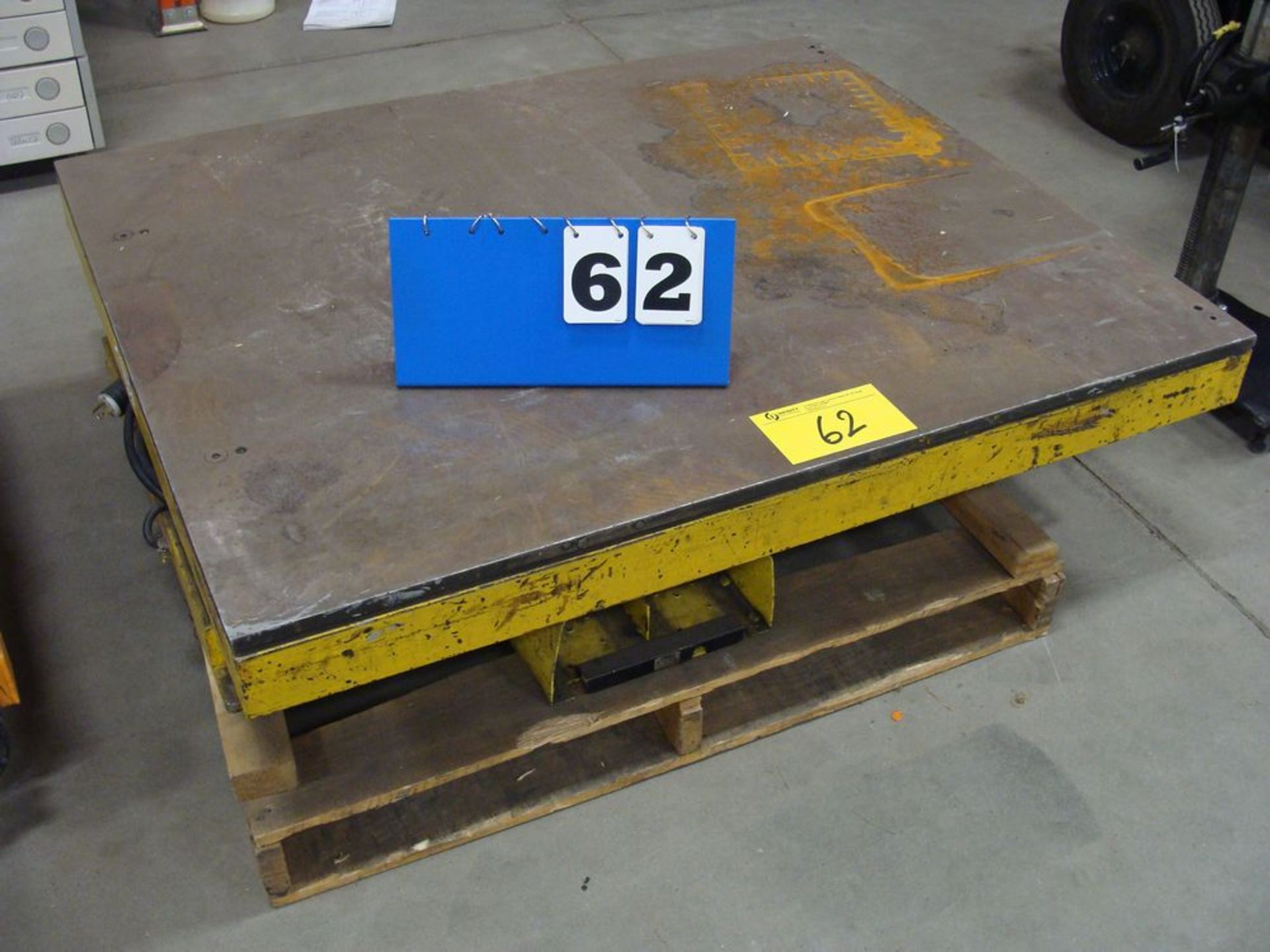 ELECTRICL LIFT TABLE, 5,000LB CAP., 40" X 48"