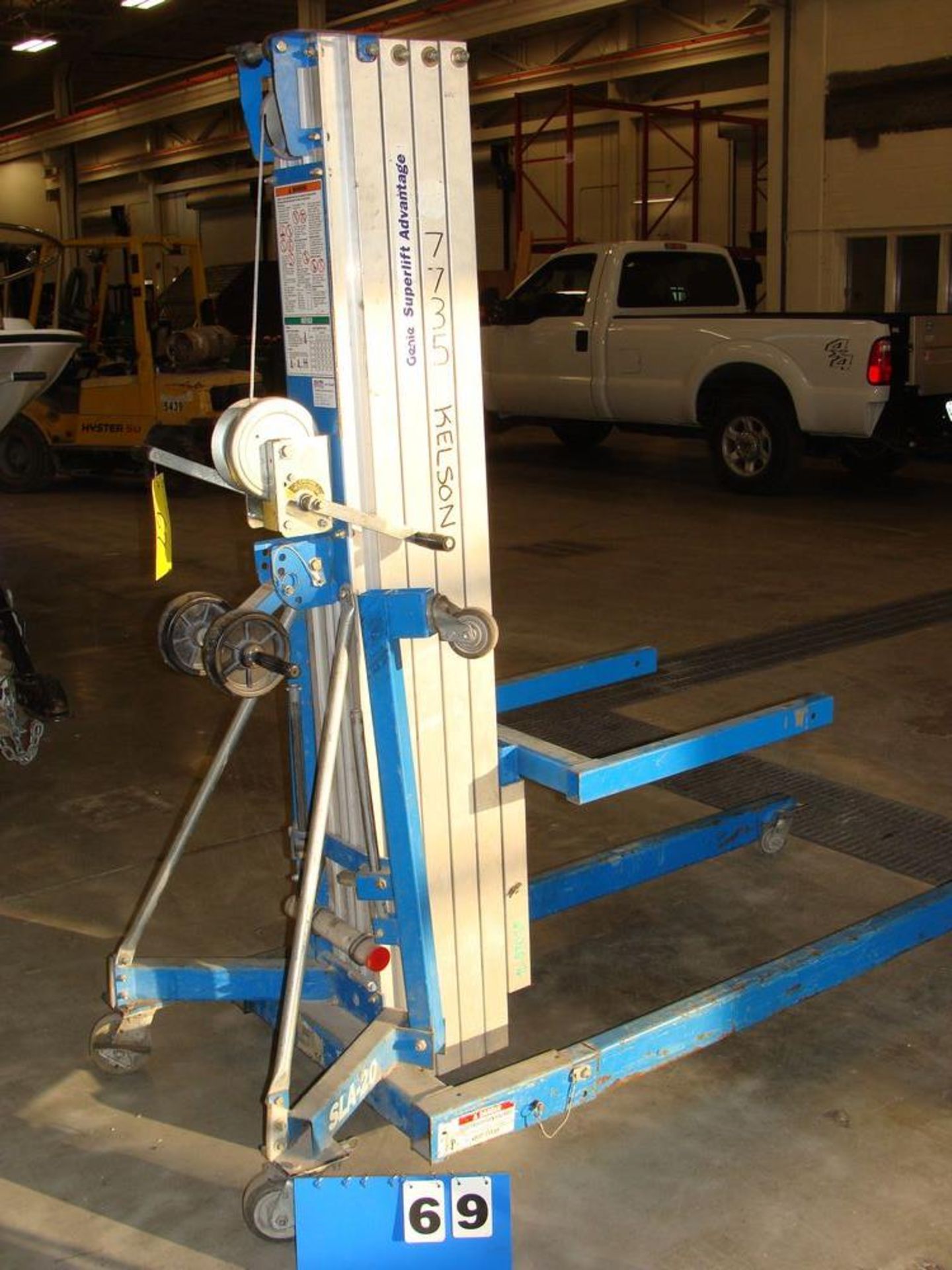 GENIE SUPERLIFT ADVANTAGE MODEL SLA-20 HOIST - Image 2 of 2