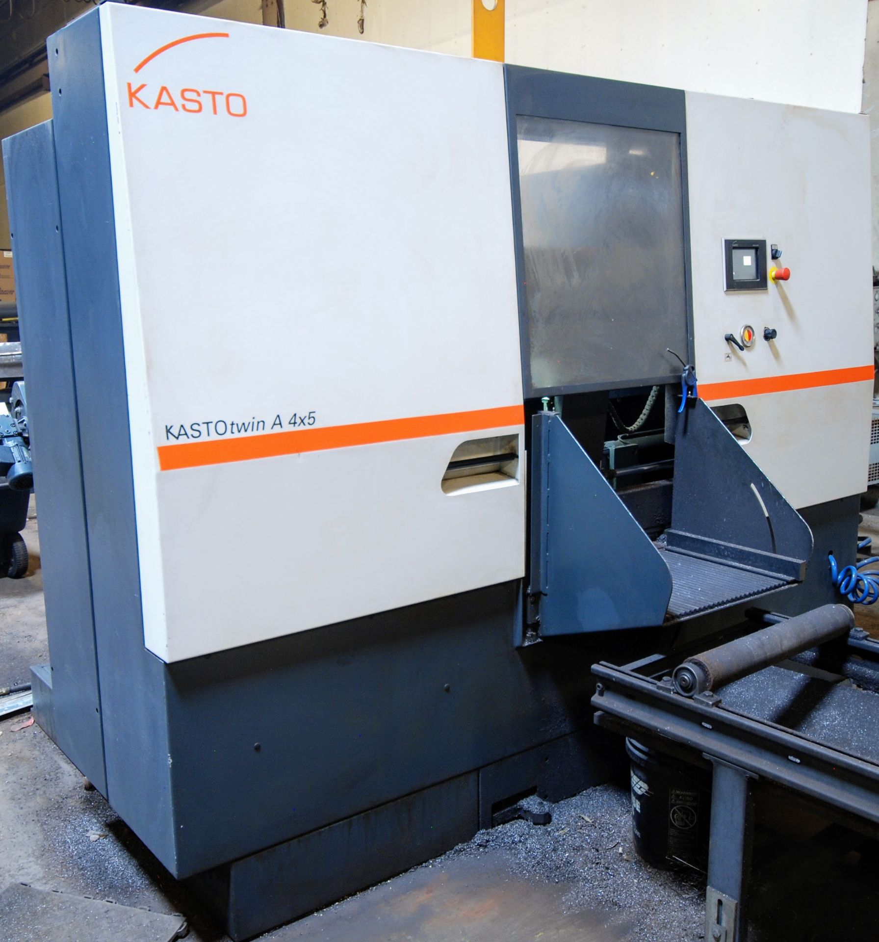 2012 KASTO TWIN A 4X5 CNC HORIZONTAL BANDSAW, 17” X 20” CAP., KASTO PLC CONTROL, DUAL HYDRAULIC - Image 4 of 14