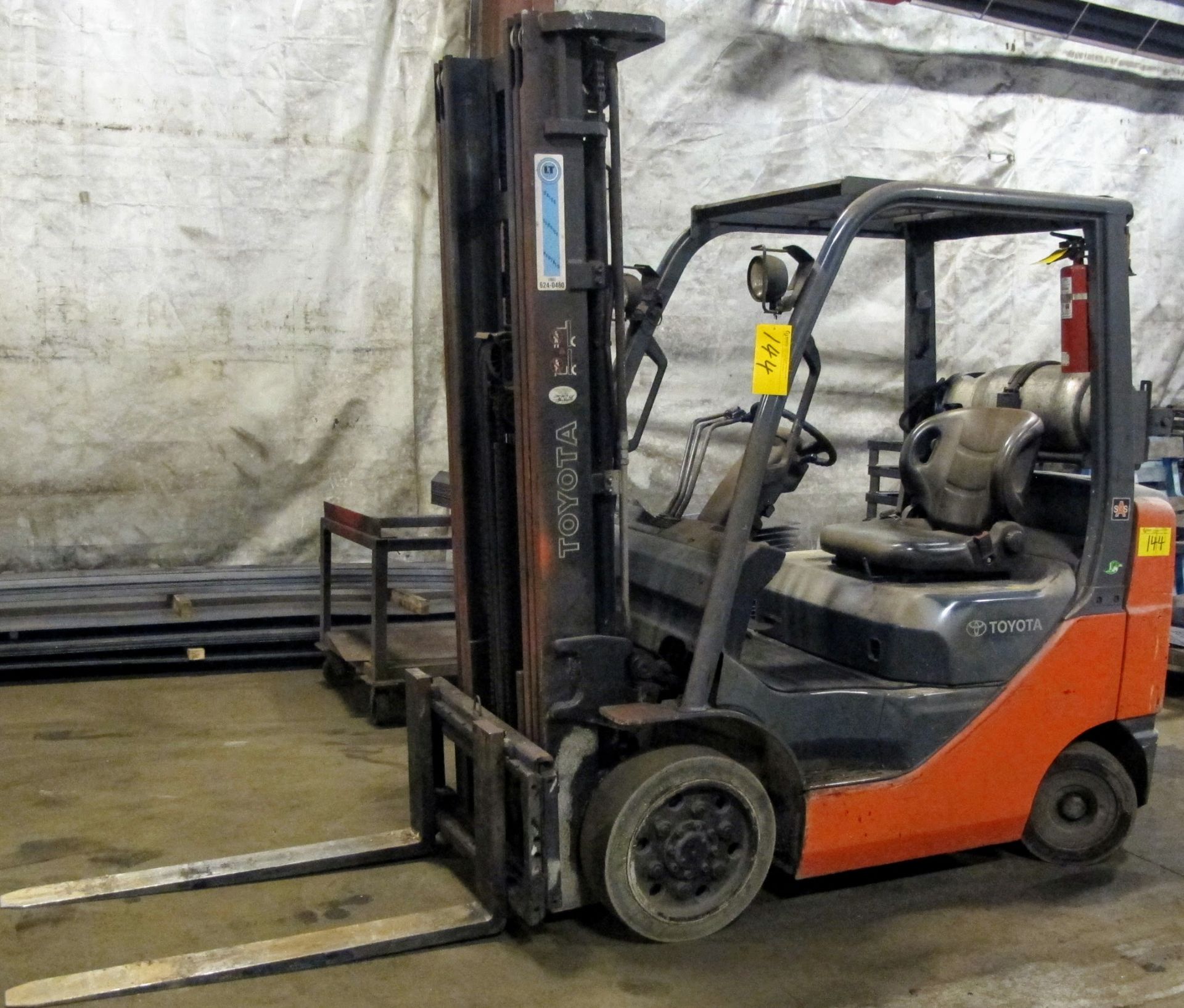 TOYOTA 8FGCU25 PROPANE FORKLIFT, 3,400LB CAP, 218" LIFT, SIDE SHIFT, 3 STAGE MAST, S/N 16473,