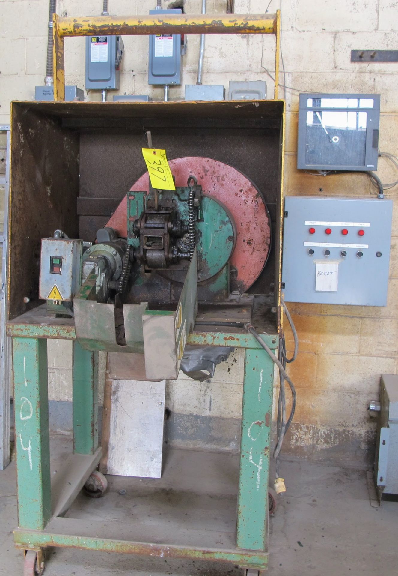 METAL STRAPPING CUTTING MACHINE (LOCATED AT 402725 GRAY ROAD 4 WEST, DURHAM, ON)