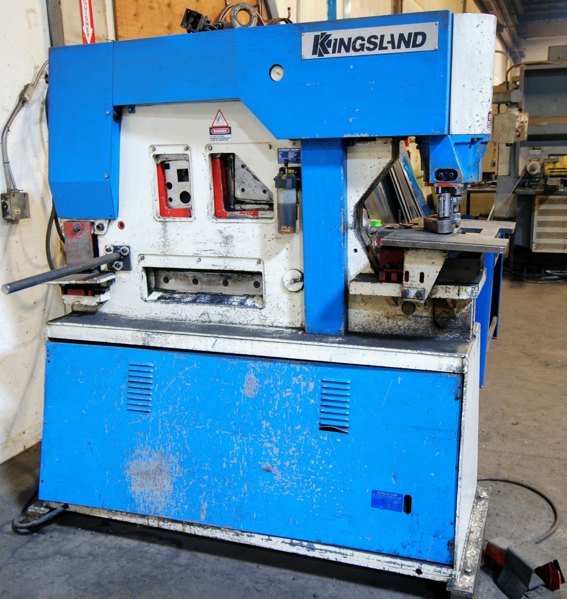 KINGSLAND 75XS HYDRAULIC IRONWORKER, 75 TON CAP., 6” X 6” X ½” ANGLE, DUAL STATION, S/N 979598 W/ - Image 4 of 9