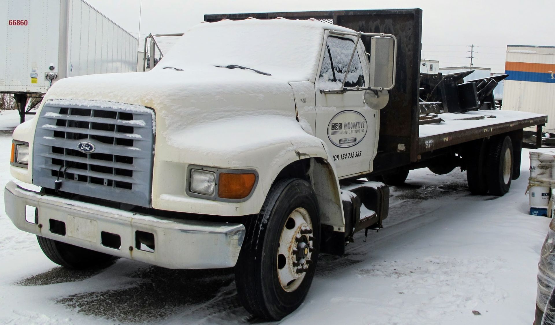 1997 FORD F SERIES FLAT DECK TRUCK, VIN 1F02F80C1XA20026 (NO BATTERY), 388,320 KM - Image 3 of 12