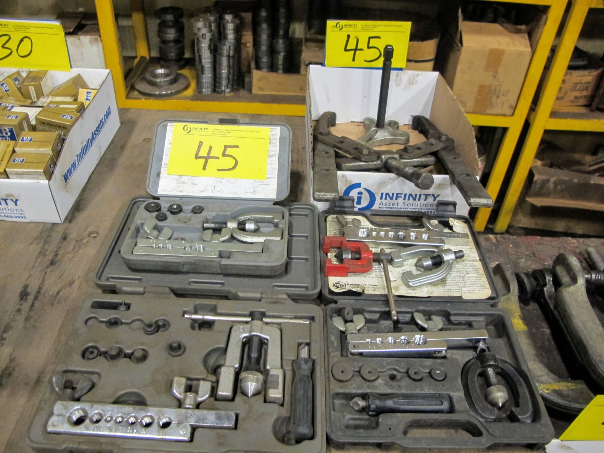 LOT OF FLARING KITS AND GEAR PULLER