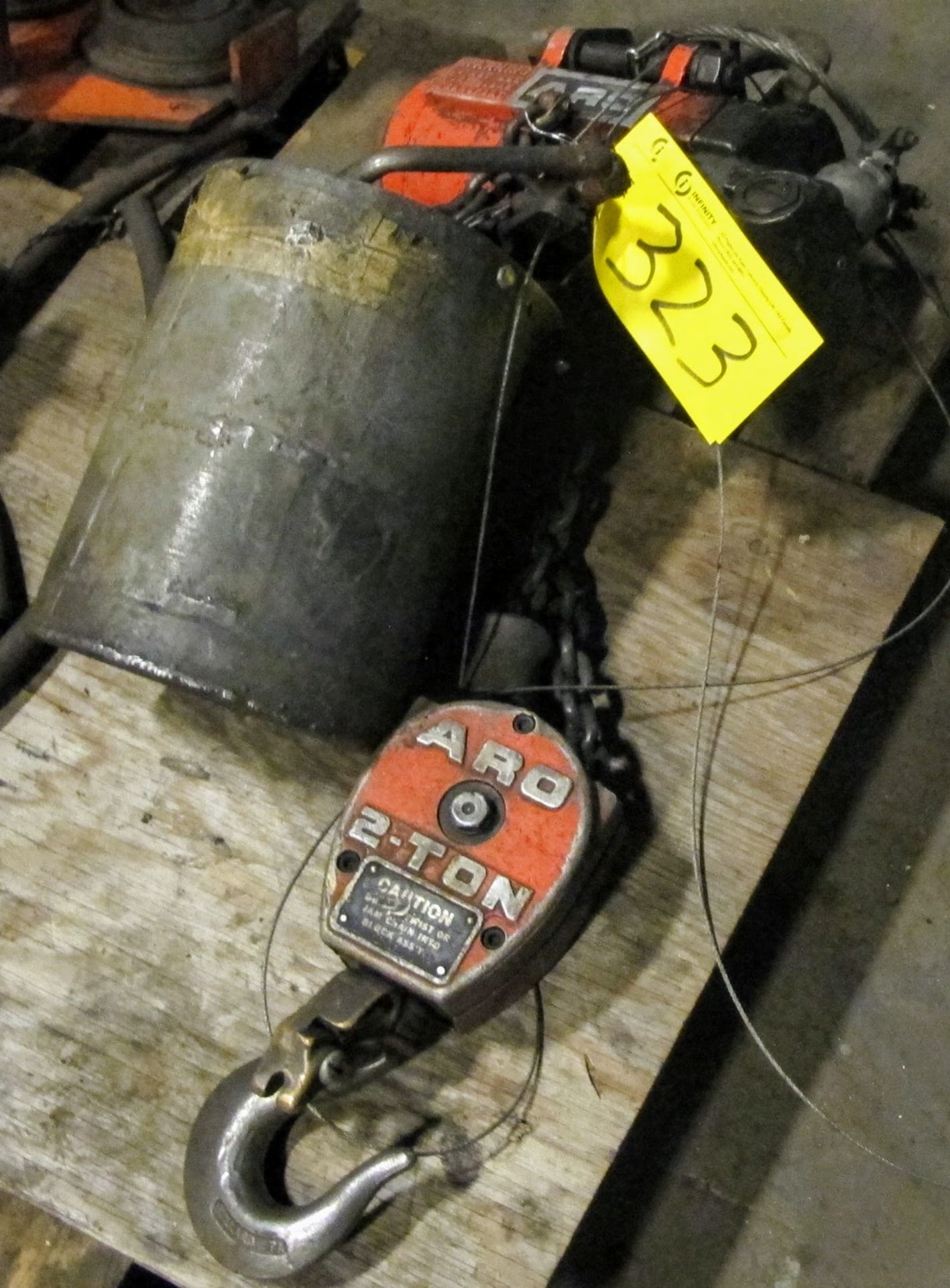 ARO 2 TON CAP PNEUMATIC HOIST