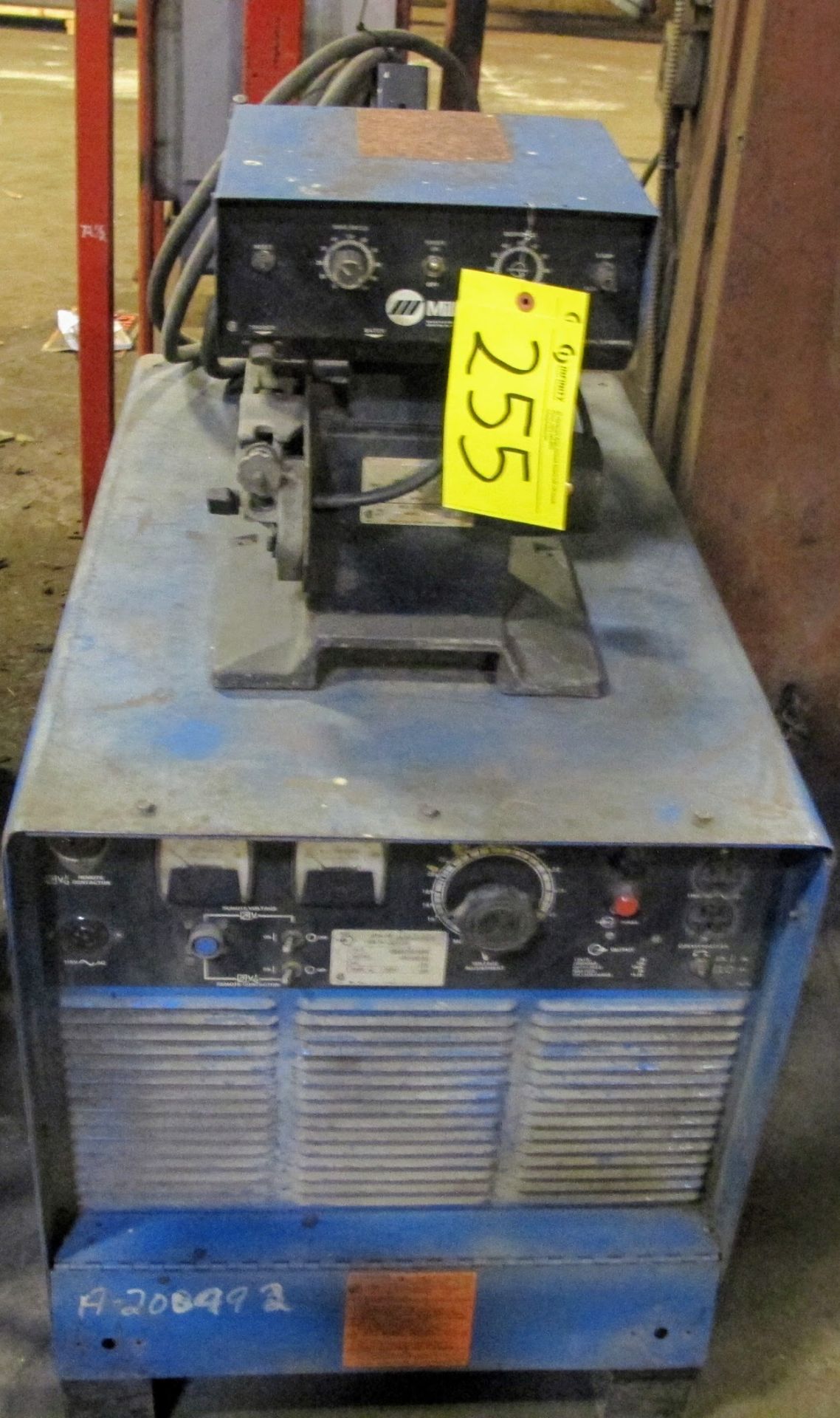 DELTAWELD 450 WELDER W/MILLERMATIC S-52E WIRE FEEDER