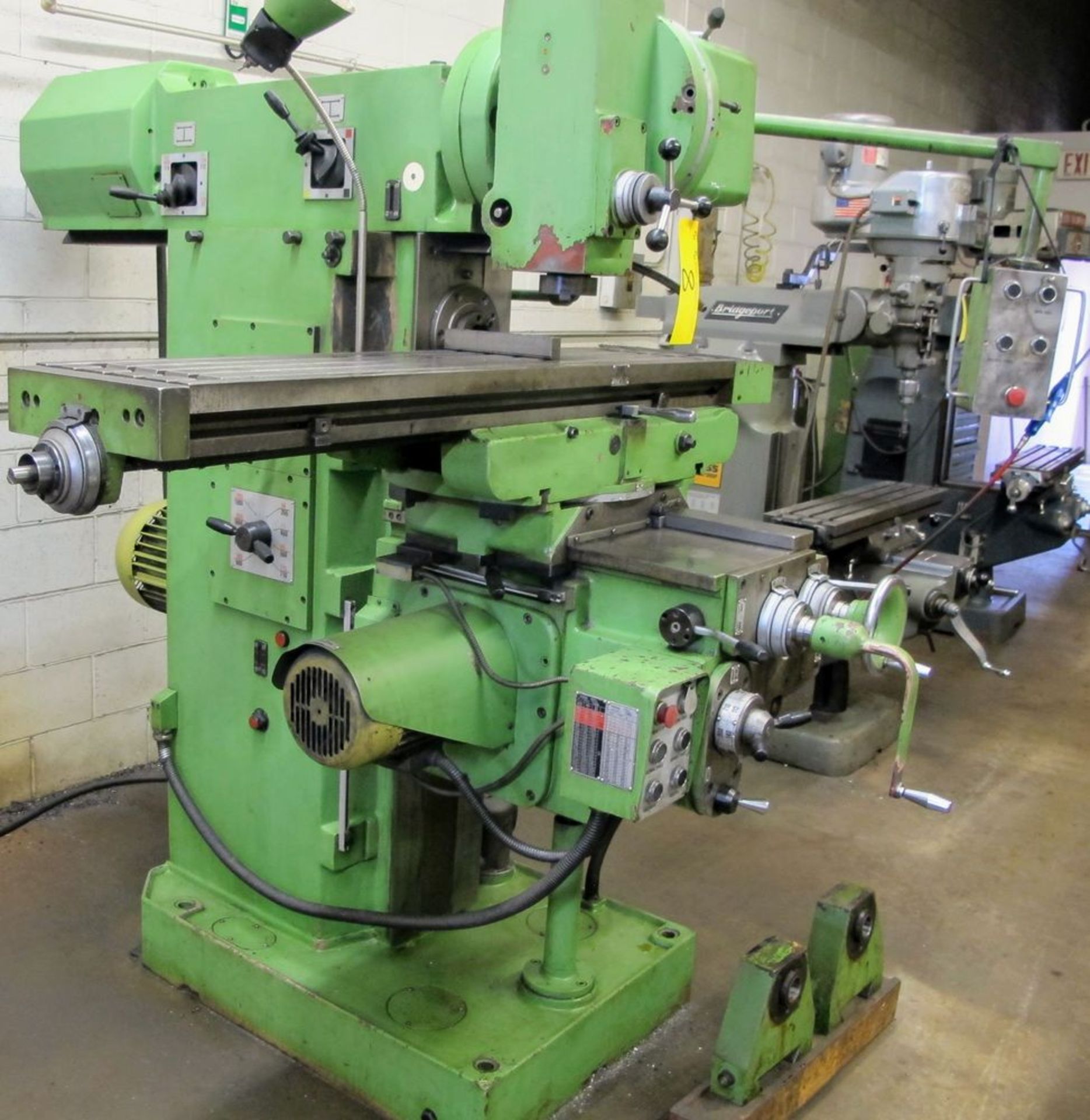 JAROCIN FWF32J UNIVERSAL MILLING MACHINE, S/N 0126, 56 - 1800 RPM, 12" X 52" TABLE W/ATTACHMENTS - Image 3 of 5