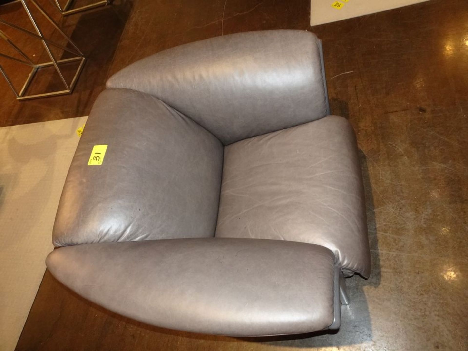 EKORNES MANHATTAN ARM CHAIR, GREY, MODEL # ER-2252010 (MSRP $3340) - Image 3 of 5