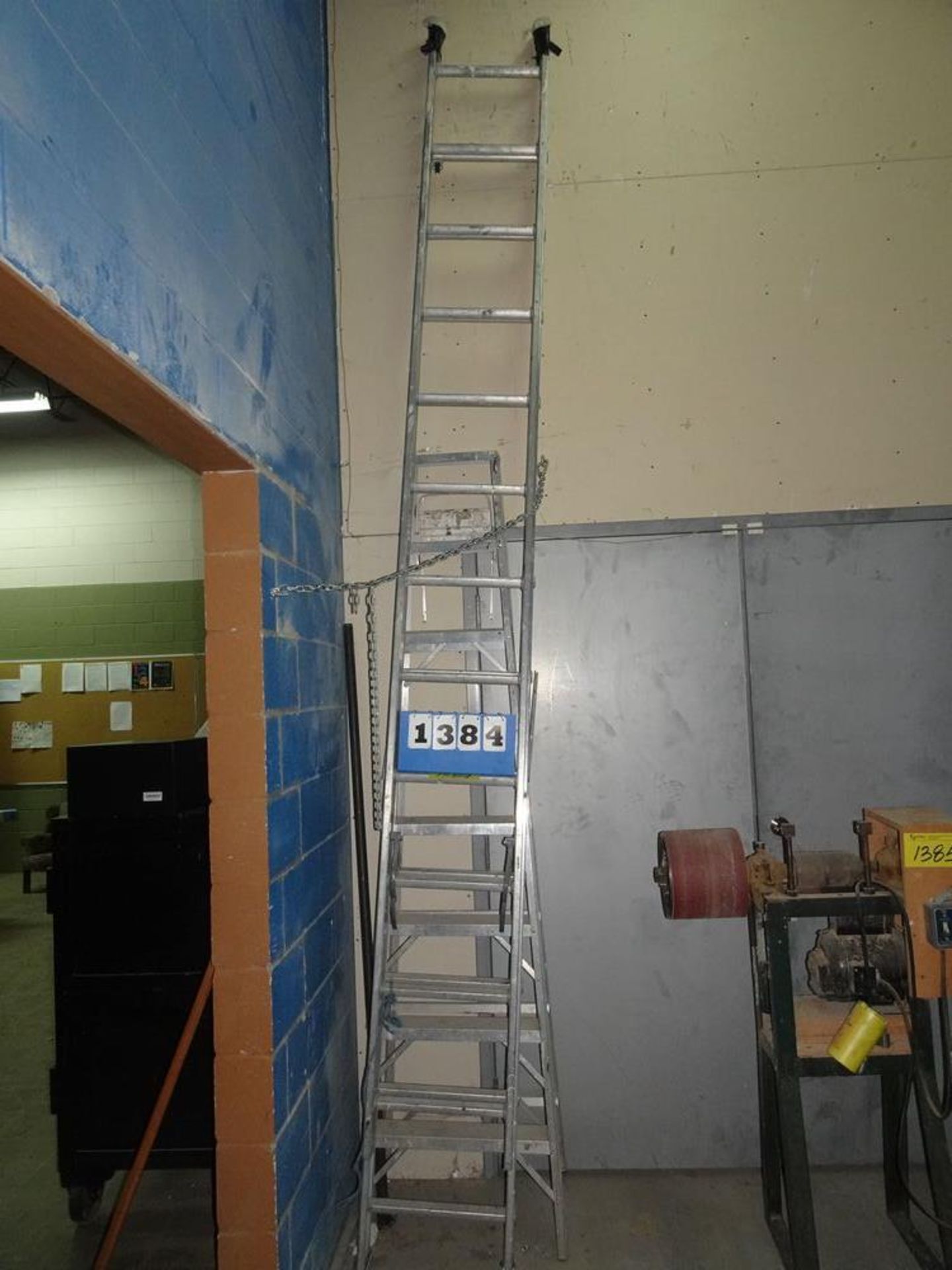 EXTENDABLE ALUMINIUM LADDER/ 7' STEP LADDER