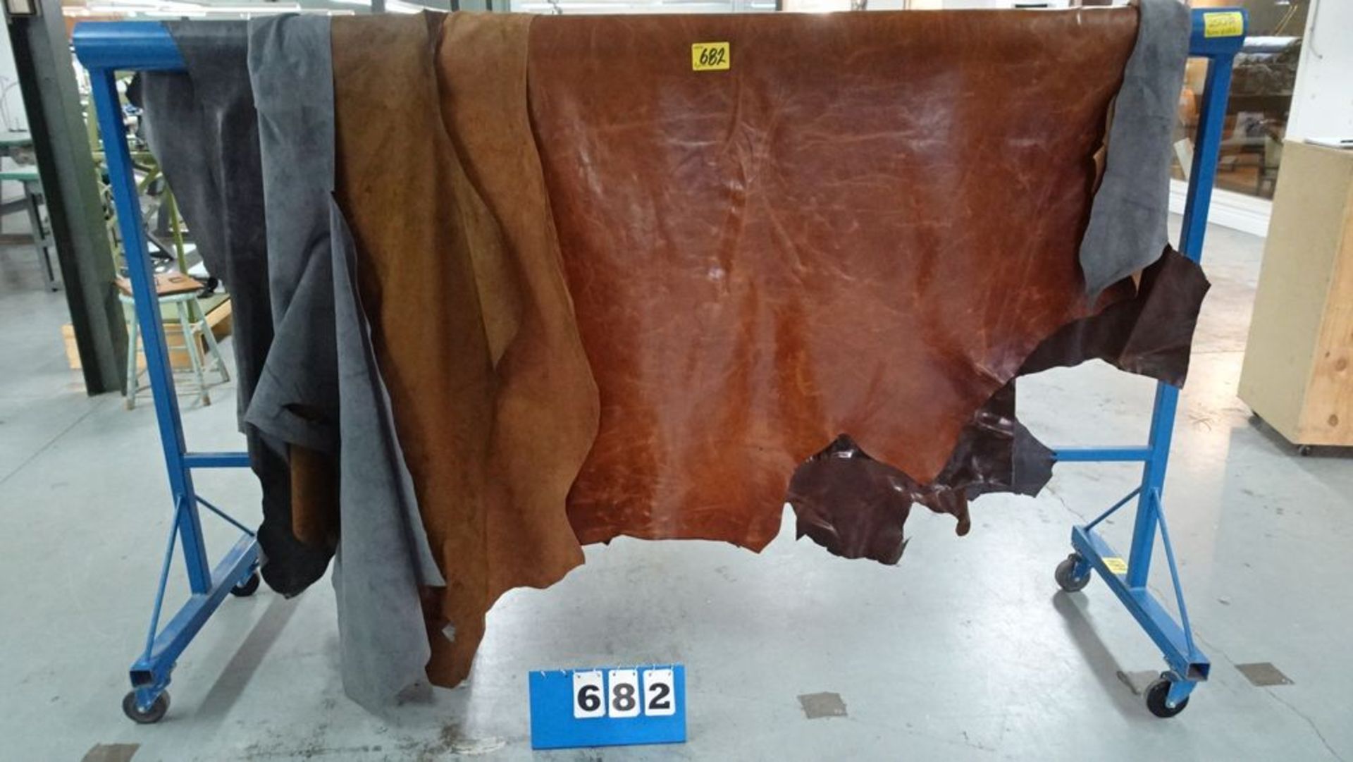 LEATHER - FULL HIDES, ASSORTED, APPROX 250 SQ FT - Image 2 of 3