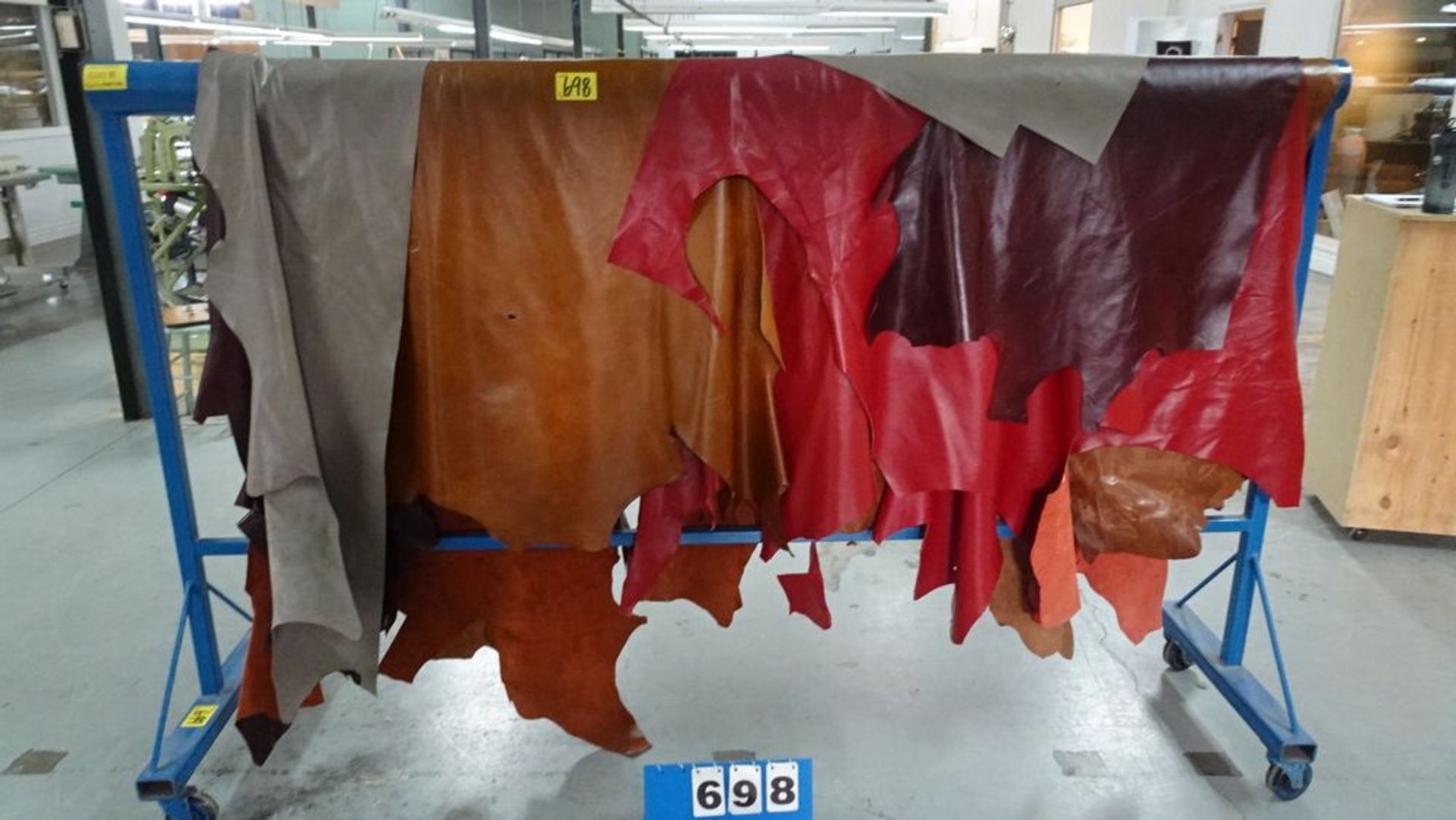 LEATHER - PARTIAL HIDES, ASSORTED, APPROX 200 SQ FT