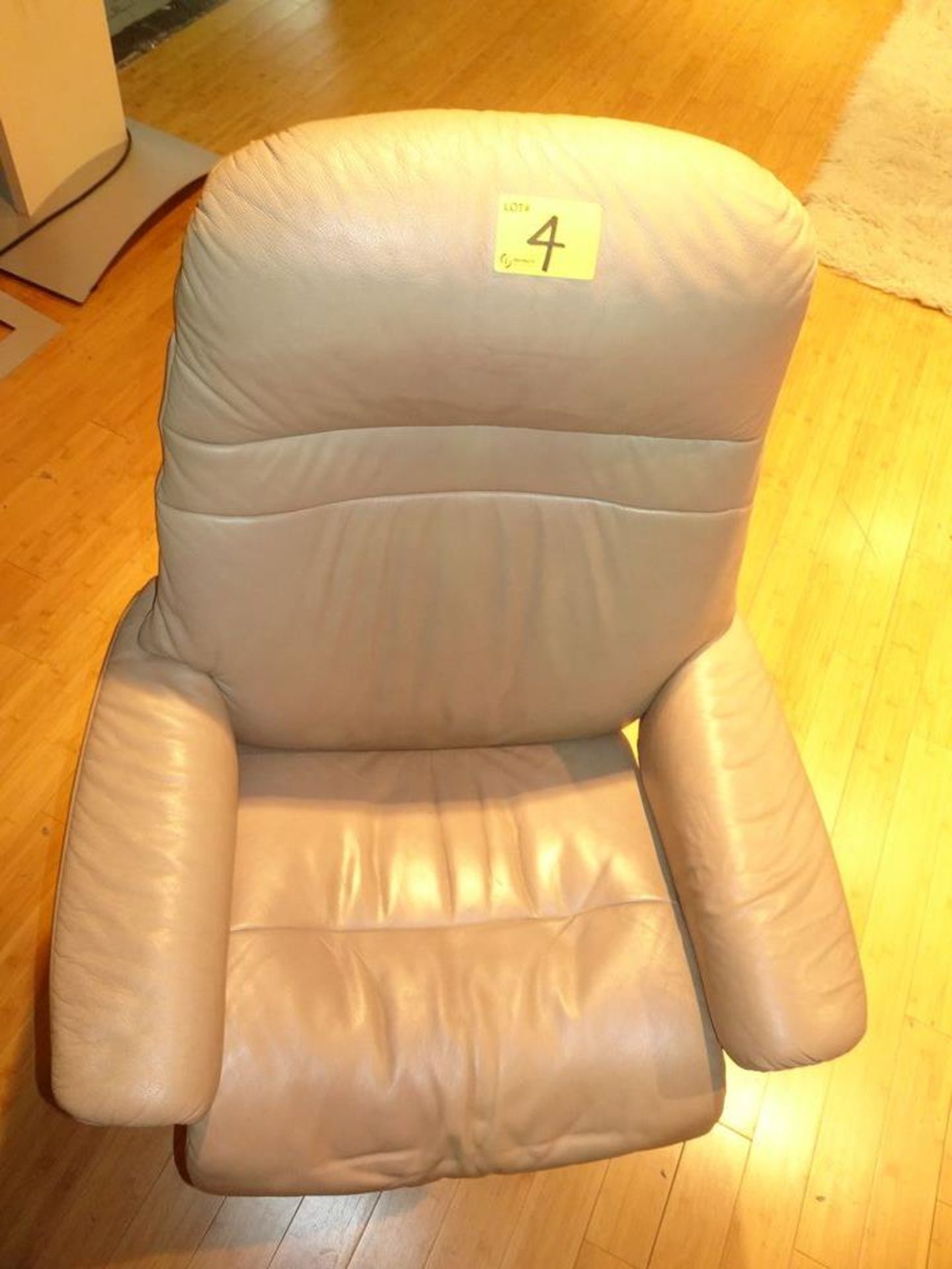 STRESSLESS SUNRISE OFFICE CHAIR ON CASTORS, PALOMA SAND MODEL # ER-1237096 (MSRP $3210) - Image 4 of 6