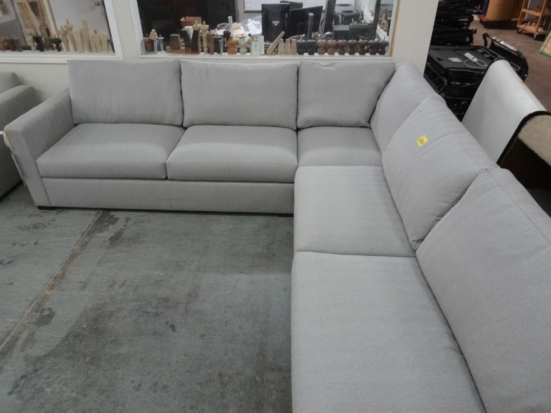 3 PIECE SECTIONAL SOFA - PALE GRAY - Image 4 of 4